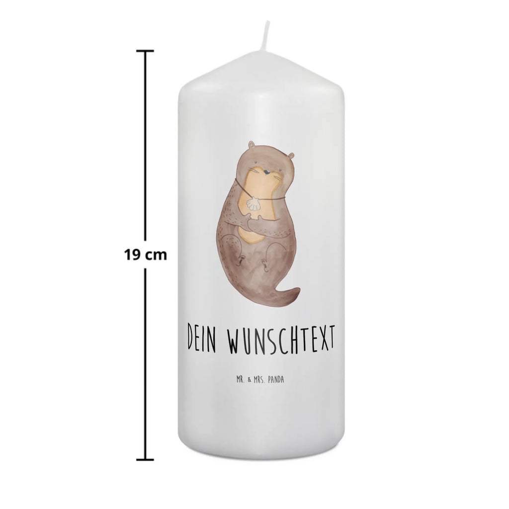 Personalizowana świeca wydra muszla Fair-Trade-Kerze Mit Namensgravur, Bienenwachskerze Mit Wunschname, Tischkerze Mit Namensdruck, Schwimmkerze Mit Namen, Blockkerze Mit Namensdruck, Gastgeschenk Kerze Mit Namen, Laternenkerze Mit Namensdruck, Kerze Mit Namen, Kerze Für Geburtstag Mit Wunschname, Kerze Für Hochzeit Mit Namensgravur, Osterkerze Mit Namen, Votivkerze Mit Wunschname, Adventskerze Mit Wunschname, Stabkerze Mit Gravur, Andachtskerze Mit Namensgravur, Duftkerze Mit Namen, Grabkerze Mit Namensgravur, Kerze Mit Spruch Und Namen, Kerzen-Set Mit Namensgravur, Sojawachskerze Mit Namensdruck, LED-Kerze Mit Wunschname, Stumpenkerze Mit Namensgravur, Gedenkkerze Mit Namen, Streukerze Mit Namensdruck, Metall-Kerze Mit Namensgravur, Personalisierte Kerze, Teelicht Mit Namensdruck, Weihnachtskerze Mit Namensgravur, Trauerkerze Mit Namen, Holz-Kerze Mit Namen, Firmungskerze Mit Wunschname, Stearinkerze Mit Gravur, Taufekerze Mit Namensgravur, Bio-Kerze Mit Wunschname, Handgemachte Kerze Mit Wunschname, Kommunionkerze Mit Namen, Tafelkerze Mit Wunschname, Gartenkerze Mit Namen, Glas-Kerze Mit Wunschname, Handgegossene Kerze Mit Namen, Kerze Mit Prägung Und Wunschname, Outdoor-Kerze Mit Namensgravur, Otter, Fischotter, Seeotter, Tagträumen, Grübeln, Otterliebe, Büro, Motivation, Träumen