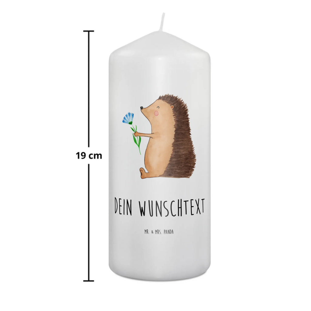 Personalisierte Kerze Igel mit Blume Kerze Für Geburtstag Mit Wunschname, Osterkerze Mit Namen, Stearinkerze Mit Gravur, Holz-Kerze Mit Namen, Blockkerze Mit Namensdruck, Handgegossene Kerze Mit Namen, LED-Kerze Mit Wunschname, Personalisierte Kerze, Votivkerze Mit Wunschname, Outdoor-Kerze Mit Namensgravur, Taufekerze Mit Namensgravur, Kerze Mit Prägung Und Wunschname, Grabkerze Mit Namensgravur, Kerze Mit Namen, Gastgeschenk Kerze Mit Namen, Schwimmkerze Mit Namen, Firmungskerze Mit Wunschname, Bienenwachskerze Mit Wunschname, Handgemachte Kerze Mit Wunschname, Stumpenkerze Mit Namensgravur, Metall-Kerze Mit Namensgravur, Duftkerze Mit Namen, Andachtskerze Mit Namensgravur, Bio-Kerze Mit Wunschname, Kerze Mit Spruch Und Namen, Adventskerze Mit Wunschname, Teelicht Mit Namensdruck, Sojawachskerze Mit Namensdruck, Kerzen-Set Mit Namensgravur, Gartenkerze Mit Namen, Tischkerze Mit Namensdruck, Laternenkerze Mit Namensdruck, Trauerkerze Mit Namen, Weihnachtskerze Mit Namensgravur, Fair-Trade-Kerze Mit Namensgravur, Gedenkkerze Mit Namen, Streukerze Mit Namensdruck, Glas-Kerze Mit Wunschname, Kerze Für Hochzeit Mit Namensgravur, Stabkerze Mit Gravur, Tafelkerze Mit Wunschname, Kommunionkerze Mit Namen, Lustige Sprüche, Tiere, Tiermotive, Gute Laune, Krankenhaus, Genesungswünsche, Igel, Besuch, Krankheit, Gute Besserung, krank
