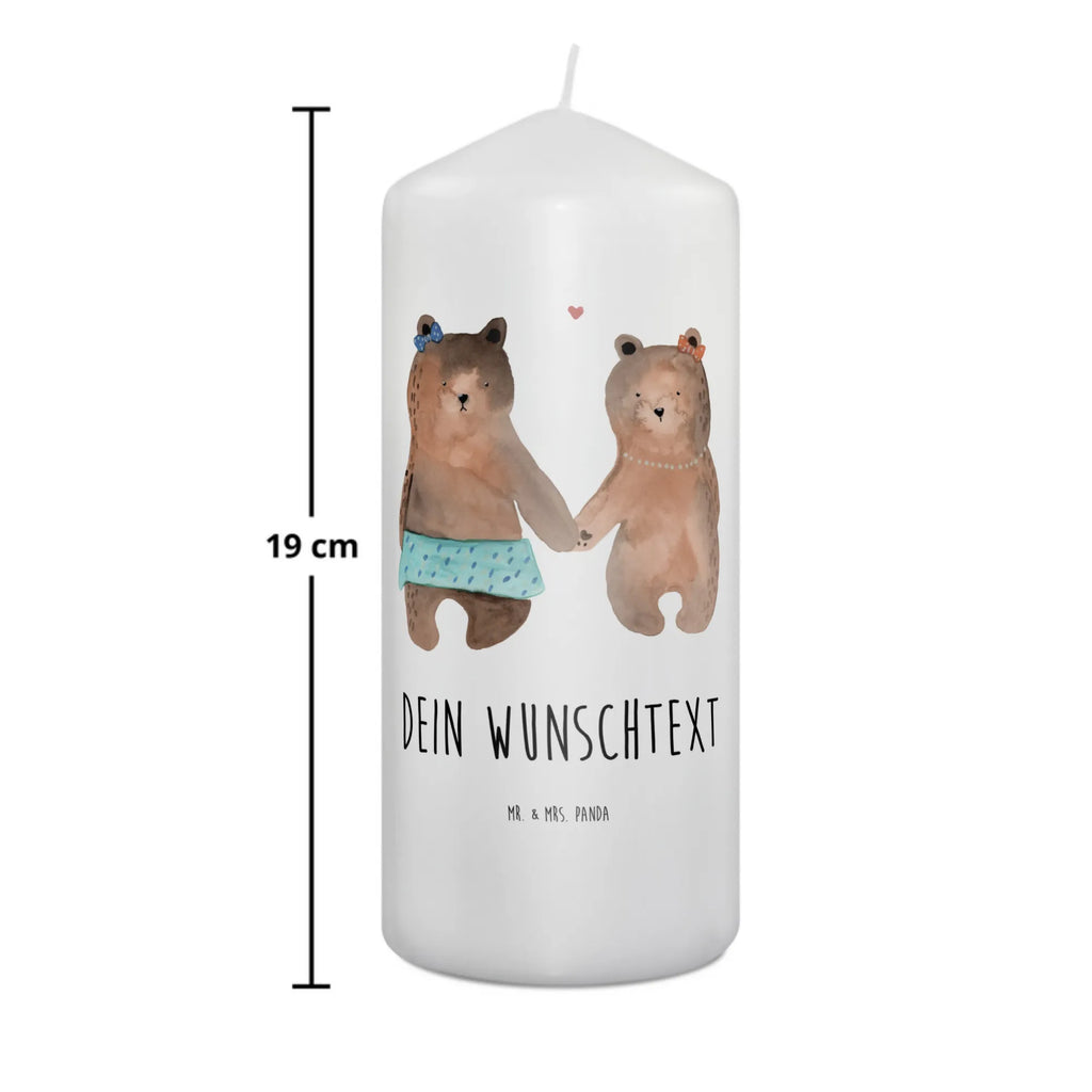 Personalisierte Kerze Bär Freundin Holz-Kerze Mit Namen, Votivkerze Mit Wunschname, Streukerze Mit Namensdruck, Gartenkerze Mit Namen, Teelicht Mit Namensdruck, Personalisierte Kerze, Adventskerze Mit Wunschname, Kerze Mit Namen, Outdoor-Kerze Mit Namensgravur, Gastgeschenk Kerze Mit Namen, Stumpenkerze Mit Namensgravur, Andachtskerze Mit Namensgravur, Tafelkerze Mit Wunschname, Fair-Trade-Kerze Mit Namensgravur, Bienenwachskerze Mit Wunschname, Duftkerze Mit Namen, Weihnachtskerze Mit Namensgravur, Gedenkkerze Mit Namen, Kommunionkerze Mit Namen, Handgemachte Kerze Mit Wunschname, Laternenkerze Mit Namensdruck, Grabkerze Mit Namensgravur, Osterkerze Mit Namen, Kerze Mit Prägung Und Wunschname, Firmungskerze Mit Wunschname, Stabkerze Mit Gravur, Kerzen-Set Mit Namensgravur, Sojawachskerze Mit Namensdruck, Stearinkerze Mit Gravur, Kerze Mit Spruch Und Namen, Metall-Kerze Mit Namensgravur, Schwimmkerze Mit Namen, Kerze Für Hochzeit Mit Namensgravur, Tischkerze Mit Namensdruck, Bio-Kerze Mit Wunschname, Handgegossene Kerze Mit Namen, Kerze Für Geburtstag Mit Wunschname, Taufekerze Mit Namensgravur, LED-Kerze Mit Wunschname, Blockkerze Mit Namensdruck, Glas-Kerze Mit Wunschname, Trauerkerze Mit Namen, Teddy, Bär, Teddybär, Bär Freundin Beste Freund Liebe Liebesbeweis Verliebt Kumpel Kumpeliene