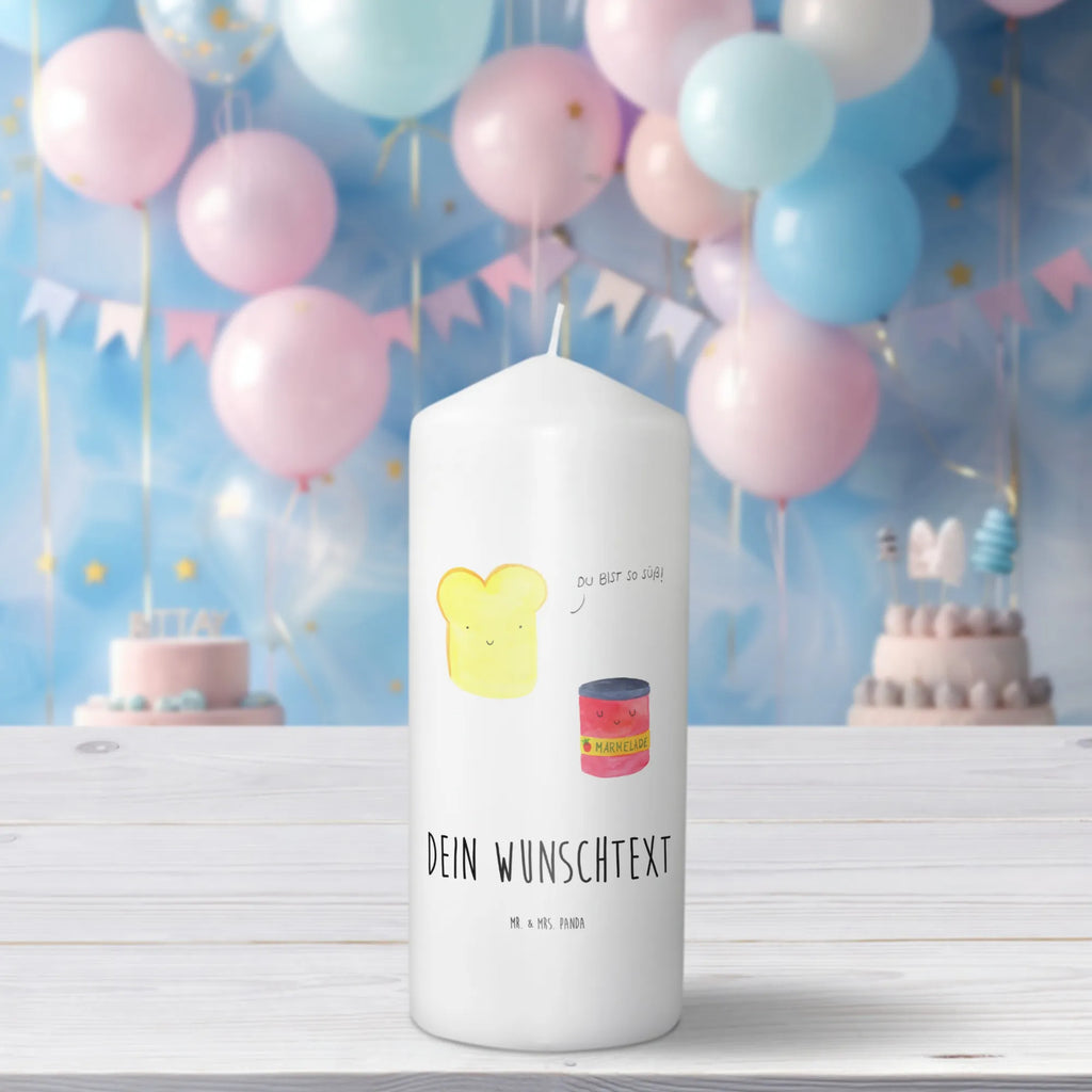 Personalisierte Kerze Toast & Marmelade Bienenwachskerze Mit Wunschname, Grabkerze Mit Namensgravur, Personalisierte Kerze, Andachtskerze Mit Namensgravur, Fair-Trade-Kerze Mit Namensgravur, Tafelkerze Mit Wunschname, Stumpenkerze Mit Namensgravur, Handgegossene Kerze Mit Namen, Tischkerze Mit Namensdruck, Kerze Mit Namen, Gartenkerze Mit Namen, Stearinkerze Mit Gravur, Sojawachskerze Mit Namensdruck, Holz-Kerze Mit Namen, Osterkerze Mit Namen, Kerze Mit Prägung Und Wunschname, Streukerze Mit Namensdruck, Adventskerze Mit Wunschname, Gastgeschenk Kerze Mit Namen, Trauerkerze Mit Namen, Bio-Kerze Mit Wunschname, Laternenkerze Mit Namensdruck, Firmungskerze Mit Wunschname, Metall-Kerze Mit Namensgravur, Kerze Für Geburtstag Mit Wunschname, Kommunionkerze Mit Namen, Kerze Für Hochzeit Mit Namensgravur, Votivkerze Mit Wunschname, Stabkerze Mit Gravur, Glas-Kerze Mit Wunschname, Kerze Mit Spruch Und Namen, Blockkerze Mit Namensdruck, Schwimmkerze Mit Namen, LED-Kerze Mit Wunschname, Kerzen-Set Mit Namensgravur, Taufekerze Mit Namensgravur, Handgemachte Kerze Mit Wunschname, Duftkerze Mit Namen, Gedenkkerze Mit Namen, Weihnachtskerze Mit Namensgravur, Teelicht Mit Namensdruck, Outdoor-Kerze Mit Namensgravur, Lustige Sprüche, Tiere, Tiermotive, Gute Laune, Brot, Küche Spruch, Süß, Frühstück Einladung, Dreamteam, Küche Deko, Toast, Marmelade, Toastbrot, Süße Postkarte