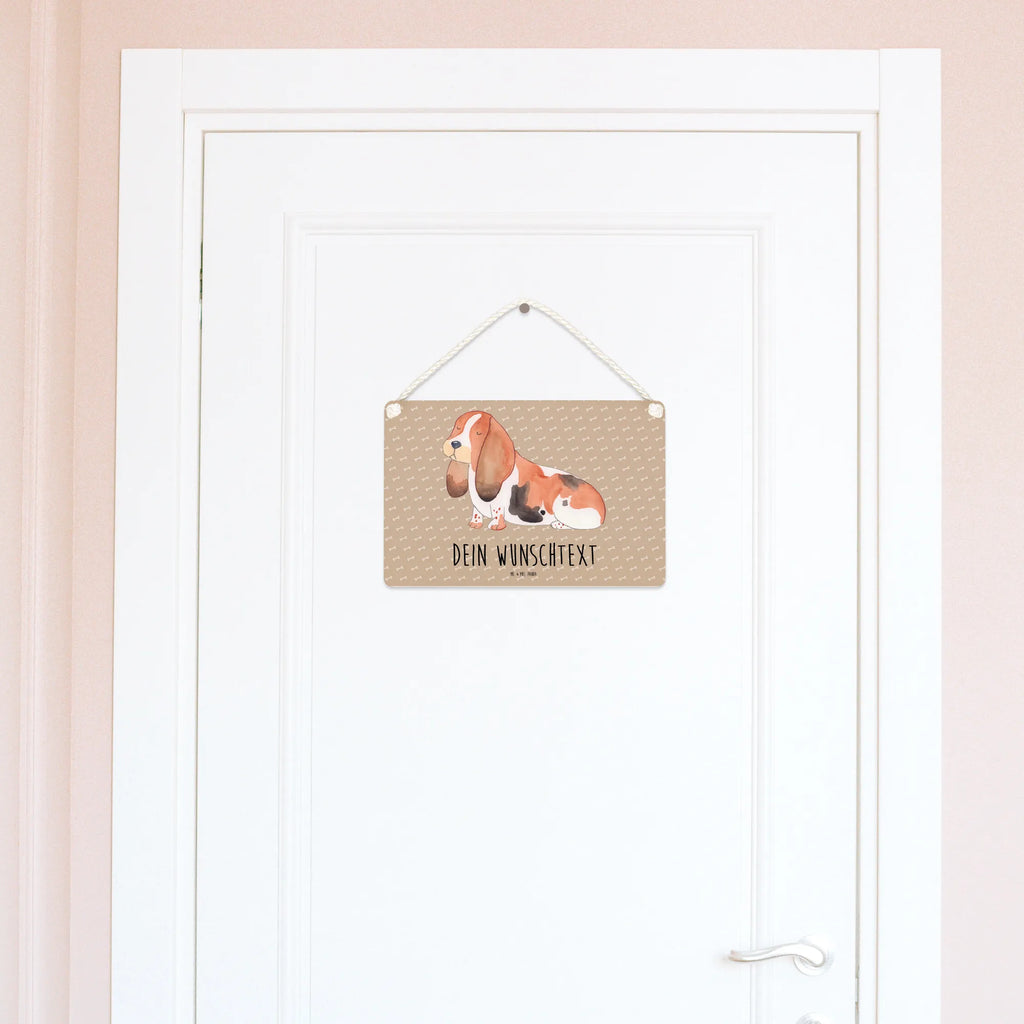 Personalisiertes Deko Schild Hund Basset Hound Deko Schild Mit Namen, Deko Wandtafel Mit Namen, Schild Mit Botschaft, Deko Schild Für Balkon Mit Namen, Deko Schild Mit Wunschtext, Modernes Deko Schild Mit Text, Holzschild Mit Wunschtext, Spruchschild Mit Wunschtext, Liebevoll Gestaltetes Deko Schild Mit Wunschtext, Lustiges Deko Schild Mit Wunschtext, Vintage Deko Schild Mit Gravur, Deko Schild Für Flur Mit Gravur, Deko Schild Als Geschenk Personalisiert, Deko Schild Für Garten Mit Wunschtext, Dekoschild Personalisiert, Schild Zum Hinstellen Mit Text, Deko Schild Mit Spruch, Deko Schild Für Freunde Mit Namen, Wandschild Mit Text, Personalisiertes Deko Schild, Deko Schild Selbst Gestalten, Türschild Mit Namen, Landhausstil Schild Mit Namen, Geschenkidee Deko Schild Mit Text, Shabby Chic Schild Mit Wunschtext, Deko Schild Für Küche Personalisiert, Schild Zum Aufstellen Mit Wunschtext, Deko Schild Mit Gravur, Rustikales Deko Schild Personalisiert, Deko Schild Mit Blumenmotiv Und Gravur, Metallschild Personalisiert, Deko Schild Für Familie Mit Text, Schild Mit Individuellem Text, Kleines Deko Schild Mit Wunschtext, Großes Deko Schild Personalisiert, Deko Schild Für Wohnzimmer Mit Wunschtext, Deko Schild Mit Herz Und Text, Hund, Hundemotiv, Haustier, Hunderasse, Tierliebhaber, Hundebesitzer, Sprüche, kinderlos, Basset Hound, Hundeliebe, Basset