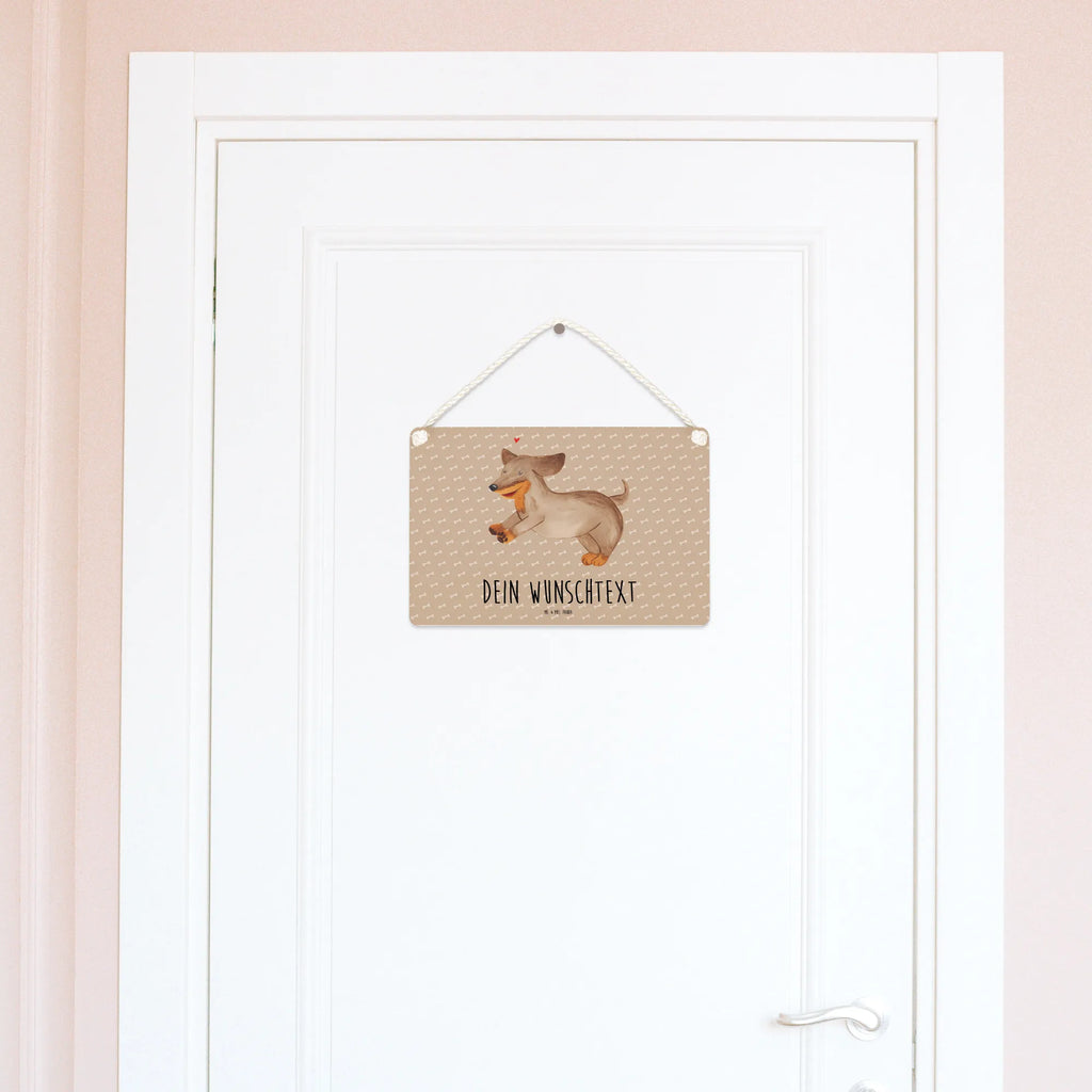 Personalisiertes Deko Schild Hund Dackel Schild Mit Botschaft, Deko Schild Für Garten Mit Wunschtext, Deko Schild Für Wohnzimmer Mit Wunschtext, Türschild Mit Namen, Deko Schild Für Flur Mit Gravur, Großes Deko Schild Personalisiert, Landhausstil Schild Mit Namen, Vintage Deko Schild Mit Gravur, Schild Zum Aufstellen Mit Wunschtext, Deko Schild Als Geschenk Personalisiert, Deko Schild Für Freunde Mit Namen, Deko Schild Mit Blumenmotiv Und Gravur, Rustikales Deko Schild Personalisiert, Wandschild Mit Text, Spruchschild Mit Wunschtext, Geschenkidee Deko Schild Mit Text, Deko Schild Selbst Gestalten, Deko Schild Mit Wunschtext, Deko Schild Mit Spruch, Deko Schild Mit Gravur, Modernes Deko Schild Mit Text, Deko Schild Für Familie Mit Text, Schild Mit Individuellem Text, Lustiges Deko Schild Mit Wunschtext, Kleines Deko Schild Mit Wunschtext, Schild Zum Hinstellen Mit Text, Deko Schild Für Balkon Mit Namen, Liebevoll Gestaltetes Deko Schild Mit Wunschtext, Shabby Chic Schild Mit Wunschtext, Deko Schild Mit Herz Und Text, Deko Schild Mit Namen, Deko Wandtafel Mit Namen, Holzschild Mit Wunschtext, Deko Schild Für Küche Personalisiert, Personalisiertes Deko Schild, Metallschild Personalisiert, Dekoschild Personalisiert, Hund, Hundemotiv, Haustier, Hunderasse, Tierliebhaber, Hundebesitzer, Sprüche, Dackel, Hunde, Dachshund, happy dog