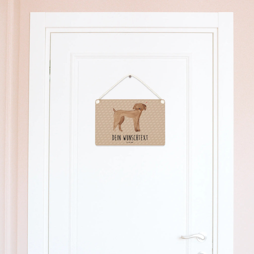 Personalisiertes Deko Schild Hund Dogge Rustikales Deko Schild Personalisiert, Küchenschild, Deko Schild Mit Herz Und Text, Liebevoll Gestaltetes Deko Schild Mit Wunschtext, Deko Schild Für Wohnzimmer Mit Wunschtext, Türschild Familie, Deko Wandtafel Mit Namen, Deko Schild Mit Gravur, Deko Schild Selbst Gestalten, Geschenkidee Deko Schild Mit Text, Holztafel, Deko Schild Für Garten Mit Wunschtext, Personalisiertes Deko Schild, Lustiges Deko Schild Mit Wunschtext, Türschild Mit Namen, Deko Schild Als Geschenk Personalisiert, Holzschild Mit Wunschtext, Schild mit Spruch, Deko Schild Für Flur Mit Gravur, Schild Mit Botschaft, Kleines Deko Schild Mit Wunschtext, Deko Schild Für Balkon Mit Namen, Deko Schild Mit Spruch, Deko Schild Mit Blumenmotiv Und Gravur, Badschild, Schild Zum Aufstellen Mit Wunschtext, Schild Mit Individuellem Text, Spruchschild Mit Wunschtext, Schild Zum Hinstellen Mit Text, Metallschild Personalisiert, Shabby Chic Schild Mit Wunschtext, Wandschild Mit Text, Vintage Deko Schild Mit Gravur, Deko Schild Für Freunde Mit Namen, Deko Schild Mit Namen, Deko Schild Für Küche Personalisiert, Deko Schild Für Familie Mit Text, Modernes Deko Schild Mit Text, Landhausstil Schild Mit Namen, Deko Schild Mit Wunschtext, Großes Deko Schild Personalisiert, Dekoschild Personalisiert, Sprüche, Hund, Hunderasse, Hundebesitzer, Hundemotiv, Haustier, Tierliebhaber, Hunde, Dogge, Great Dane, Deutsche Dogge