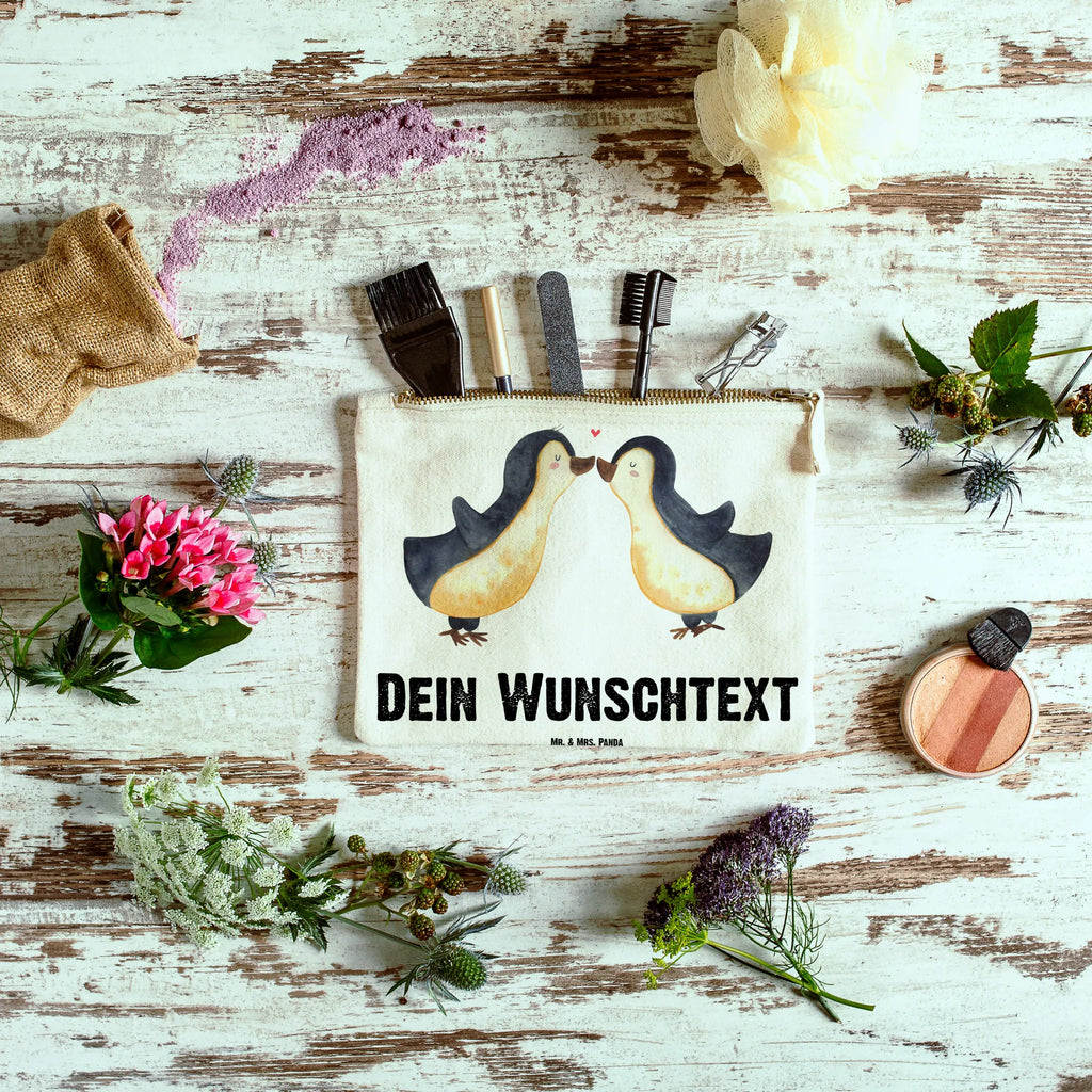 Personalisierte Schminktasche Pinguine Kuss Schminktasche Zum Aufhängen Mit Name, Kosmetiktasche Organizer Mit Wunschtext, Schminktasche Tiermotiv Mit Namen, Kosmetiktasche Zum Mitnehmen Mit Namen, Schminktasche Klein Personalisiert, Schminktasche Groß Mit Wunschtext, Schminktasche Mit Reißverschluss Und Namen, Stifteaufbewahrung Personalisiert, Schminktasche Reise Mit Namen, Schminkbeutel Mit Gravur, Schminktasche Mit Wunschtext, Schminktasche Mit Muster Und Namen, Schminktasche Mit Fächern Personalisiert, Reise-Kosmetiktasche Mit Name, Schminktasche Für Unterwegs Mit Personalisierung, Kulturbeutel Damen Personalisiert, Make-Up Tasche Mit Name, Schminktasche Stoff Mit Namen, Aufbewahrung Für Schminke Mit Namen, Schminktasche Geschenk Personalisiert, Kosmetiktasche Damen Mit Namen, Schminktasche Blumen Mit Initialen, Schminktasche Leder Mit Gravur, Stiftetasche mit Wunschtext, Schminktasche Für Mädchen Mit Wunschtext, Kosmetiktasche Für Handtasche Personalisiert, Kosmetiktasche Personalisiert, Schminktasche Für Teenager Mit Namen, Schminktasche Nachhaltig Mit Wunschtext, Schminktäschchen Mit Initialen, Personalisierte Schminktasche, Schminktasche Für Unterwegs Mit Wunschtext, Schminktasche Mit Namen, Liebe, Partner, Freund, Freundin, Ehemann, Ehefrau, Heiraten, Verlobung, Heiratsantrag, Liebesgeschenk, Jahrestag, Hocheitstag, Geschenk für Partner, für Männer, Liebesbeweis, Geschenk für Freundin, Mitbringsel, Geschenk für Frauen, für Ehemann, Hochzeitstag, Valentinstag