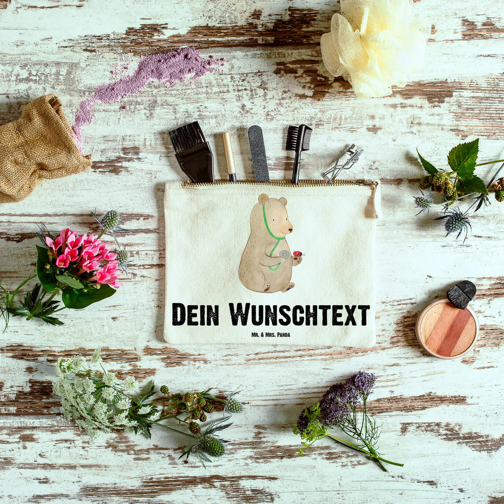 Personalised make-up bag bear Physician Kosmetiktasche Zum Mitnehmen Mit Namen, Kulturbeutel Damen Personalisiert, Schminktasche Mit Muster Und Namen, Schminktasche Leder Mit Gravur, Kosmetiktasche Organizer Mit Wunschtext, Schminktasche Geschenk Personalisiert, Kosmetiktasche Für Handtasche Personalisiert, Schminktasche Blumen Mit Initialen, Stiftetasche mit Wunschtext, Schminktasche Tiermotiv Mit Namen, Schminktäschchen Mit Initialen, Schminktasche Für Teenager Mit Namen, Schminktasche Nachhaltig Mit Wunschtext, Reise-Kosmetiktasche Mit Name, Stifteaufbewahrung Personalisiert, Schminktasche Klein Personalisiert, Aufbewahrung Für Schminke Mit Namen, Schminktasche Groß Mit Wunschtext, Make-Up Tasche Mit Name, Schminktasche Mit Reißverschluss Und Namen, Personalisierte Schminktasche, Schminkbeutel Mit Gravur, Schminktasche Zum Aufhängen Mit Name, Schminktasche Für Unterwegs Mit Wunschtext, Kosmetiktasche Damen Mit Namen, Schminktasche Mit Namen, Schminktasche Stoff Mit Namen, Schminktasche Für Unterwegs Mit Personalisierung, Schminktasche Mit Fächern Personalisiert, Schminktasche Mit Wunschtext, Kosmetiktasche Personalisiert, Schminktasche Reise Mit Namen, Schminktasche Für Mädchen Mit Wunschtext, Bär, Teddy, Teddybär, Doktorin, Doktor, Arzt, Professor, Ärztin, Professorin