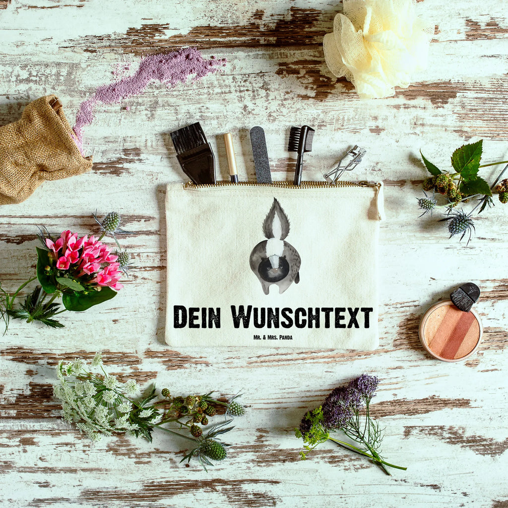 Personalised make-up bag skunk attack Kulturbeutel Damen Personalisiert, Schminktasche Mit Reißverschluss Und Namen, Schminktasche Blumen Mit Initialen, Schminktasche Mit Muster Und Namen, Kosmetiktasche Für Handtasche Personalisiert, Schminktasche Klein Personalisiert, Reise-Kosmetiktasche Mit Name, Schminktasche Für Mädchen Mit Wunschtext, Schminktasche Zum Aufhängen Mit Name, Schminktasche Reise Mit Namen, Schminktasche Für Unterwegs Mit Wunschtext, Schminktasche Leder Mit Gravur, Stifteaufbewahrung Personalisiert, Schminktasche Für Unterwegs Mit Personalisierung, Kosmetiktasche Personalisiert, Schminktasche Mit Namen, Schminktasche Mit Fächern Personalisiert, Schminktäschchen Mit Initialen, Kosmetiktasche Organizer Mit Wunschtext, Schminktasche Stoff Mit Namen, Stiftetasche mit Wunschtext, Kosmetiktasche Zum Mitnehmen Mit Namen, Schminktasche Für Teenager Mit Namen, Schminktasche Groß Mit Wunschtext, Personalisierte Schminktasche, Make-Up Tasche Mit Name, Schminktasche Tiermotiv Mit Namen, Kosmetiktasche Damen Mit Namen, Aufbewahrung Für Schminke Mit Namen, Schminktasche Nachhaltig Mit Wunschtext, Schminktasche Geschenk Personalisiert, Schminkbeutel Mit Gravur, Schminktasche Mit Wunschtext, Stinktier, Skunk, Wildtier, wütend, Drohung, Stinker, Raubtier, Stinki