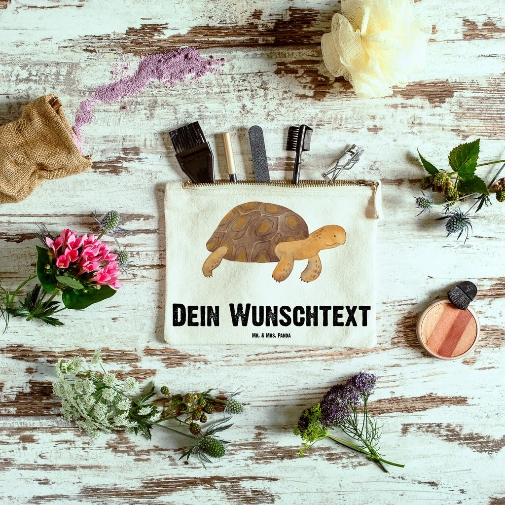 Personalisierte Schminktasche Schildkröte Marschieren Schminktasche Blumen Mit Initialen, Schminktasche Geschenk Personalisiert, Kosmetiktasche Zum Mitnehmen Mit Namen, Kosmetiktasche Personalisiert, Kulturbeutel Damen Personalisiert, Schminktasche Leder Mit Gravur, Schminktasche Klein Personalisiert, Schminktasche Nachhaltig Mit Wunschtext, Schminktasche Mit Wunschtext, Kosmetiktasche Organizer Mit Wunschtext, Stifteaufbewahrung Personalisiert, Schminktasche Mit Namen, Stiftetasche mit Wunschtext, Schminktasche Groß Mit Wunschtext, Schminktasche Zum Aufhängen Mit Name, Schminktasche Für Unterwegs Mit Wunschtext, Personalisierte Schminktasche, Make-Up Tasche Mit Name, Schminktasche Mit Reißverschluss Und Namen, Schminktasche Stoff Mit Namen, Schminktasche Mit Muster Und Namen, Schminktasche Tiermotiv Mit Namen, Schminktasche Für Mädchen Mit Wunschtext, Schminkbeutel Mit Gravur, Reise-Kosmetiktasche Mit Name, Schminktasche Mit Fächern Personalisiert, Schminktäschchen Mit Initialen, Kosmetiktasche Damen Mit Namen, Aufbewahrung Für Schminke Mit Namen, Kosmetiktasche Für Handtasche Personalisiert, Schminktasche Reise Mit Namen, Schminktasche Für Unterwegs Mit Personalisierung, Schminktasche Für Teenager Mit Namen, Meer, Urlaub, Meerestiere, Neustart, Inspiration, Abenteuer, Get Lost, Reiselust, Schildkröte, Schildkröten, Motivation, Lieblingsmensch