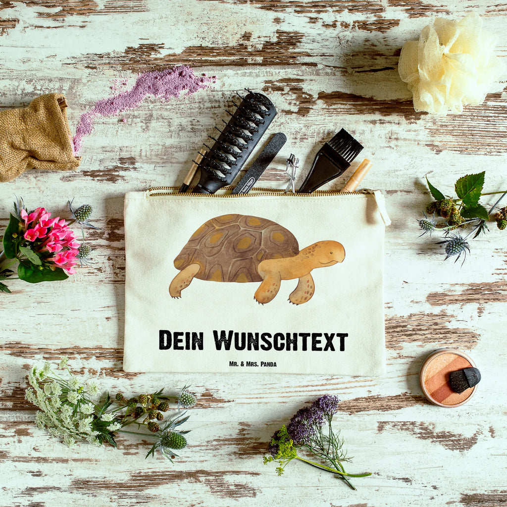 Personalisierte Schminktasche Schildkröte Marschieren Schminktasche Blumen Mit Initialen, Schminktasche Geschenk Personalisiert, Kosmetiktasche Zum Mitnehmen Mit Namen, Kosmetiktasche Personalisiert, Kulturbeutel Damen Personalisiert, Schminktasche Leder Mit Gravur, Schminktasche Klein Personalisiert, Schminktasche Nachhaltig Mit Wunschtext, Schminktasche Mit Wunschtext, Kosmetiktasche Organizer Mit Wunschtext, Stifteaufbewahrung Personalisiert, Schminktasche Mit Namen, Stiftetasche mit Wunschtext, Schminktasche Groß Mit Wunschtext, Schminktasche Zum Aufhängen Mit Name, Schminktasche Für Unterwegs Mit Wunschtext, Personalisierte Schminktasche, Make-Up Tasche Mit Name, Schminktasche Mit Reißverschluss Und Namen, Schminktasche Stoff Mit Namen, Schminktasche Mit Muster Und Namen, Schminktasche Tiermotiv Mit Namen, Schminktasche Für Mädchen Mit Wunschtext, Schminkbeutel Mit Gravur, Reise-Kosmetiktasche Mit Name, Schminktasche Mit Fächern Personalisiert, Schminktäschchen Mit Initialen, Kosmetiktasche Damen Mit Namen, Aufbewahrung Für Schminke Mit Namen, Kosmetiktasche Für Handtasche Personalisiert, Schminktasche Reise Mit Namen, Schminktasche Für Unterwegs Mit Personalisierung, Schminktasche Für Teenager Mit Namen, Meer, Urlaub, Meerestiere, Neustart, Inspiration, Abenteuer, Get Lost, Reiselust, Schildkröte, Schildkröten, Motivation, Lieblingsmensch