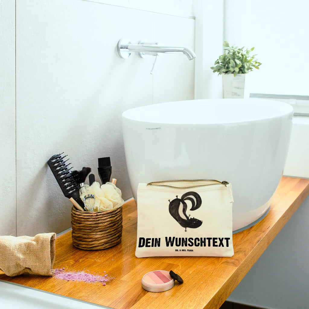 Personalised make-up bag skunk handstand Kosmetiktasche Zum Mitnehmen Mit Namen, Personalisierte Schminktasche, Schminktasche Mit Reißverschluss Und Namen, Schminktasche Mit Namen, Schminktasche Mit Fächern Personalisiert, Schminktasche Für Unterwegs Mit Personalisierung, Schminktasche Mit Muster Und Namen, Make-Up Tasche Mit Name, Kosmetiktasche Personalisiert, Aufbewahrung Für Schminke Mit Namen, Schminktasche Nachhaltig Mit Wunschtext, Schminktasche Für Unterwegs Mit Wunschtext, Kosmetiktasche Für Handtasche Personalisiert, Schminkbeutel Mit Gravur, Schminktasche Geschenk Personalisiert, Schminktasche Blumen Mit Initialen, Stiftetasche mit Wunschtext, Schminktasche Groß Mit Wunschtext, Schminktasche Mit Wunschtext, Schminktasche Reise Mit Namen, Kosmetiktasche Damen Mit Namen, Schminktasche Zum Aufhängen Mit Name, Schminktasche Leder Mit Gravur, Stifteaufbewahrung Personalisiert, Schminktasche Klein Personalisiert, Schminktäschchen Mit Initialen, Reise-Kosmetiktasche Mit Name, Schminktasche Für Teenager Mit Namen, Schminktasche Stoff Mit Namen, Kulturbeutel Damen Personalisiert, Schminktasche Tiermotiv Mit Namen, Kosmetiktasche Organizer Mit Wunschtext, Schminktasche Für Mädchen Mit Wunschtext, Stinktier, Skunk, Stinki, Raubtier, Stinker, Wildtier, Kind, Verpielt, Spielplatz