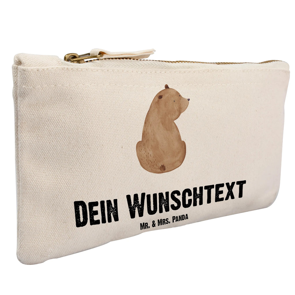 Personalisierte Schminktasche Bär Schulterblick Schminktasche Leder Mit Gravur, Schminktasche Klein Personalisiert, Schminktäschchen Mit Initialen, Schminktasche Für Teenager Mit Namen, Kosmetiktasche Für Handtasche Personalisiert, Stifteaufbewahrung Personalisiert, Schminktasche Reise Mit Namen, Schminktasche Stoff Mit Namen, Aufbewahrung Für Schminke Mit Namen, Schminktasche Mit Fächern Personalisiert, Kosmetiktasche Damen Mit Namen, Schminktasche Mit Muster Und Namen, Schminktasche Tiermotiv Mit Namen, Kosmetiktasche Personalisiert, Schminktasche Für Unterwegs Mit Personalisierung, Make-Up Tasche Mit Name, Schminktasche Mit Wunschtext, Stiftetasche mit Wunschtext, Schminktasche Für Mädchen Mit Wunschtext, Schminktasche Mit Namen, Kulturbeutel Damen Personalisiert, Reise-Kosmetiktasche Mit Name, Kosmetiktasche Zum Mitnehmen Mit Namen, Schminktasche Zum Aufhängen Mit Name, Schminktasche Groß Mit Wunschtext, Schminkbeutel Mit Gravur, Schminktasche Nachhaltig Mit Wunschtext, Schminktasche Blumen Mit Initialen, Personalisierte Schminktasche, Schminktasche Für Unterwegs Mit Wunschtext, Kosmetiktasche Organizer Mit Wunschtext, Schminktasche Geschenk Personalisiert, Schminktasche Mit Reißverschluss Und Namen, Bär, Teddy, Teddybär, Weltansicht, Bärenliebe, Selbstachtung, Weisheit, Bären, Motivation