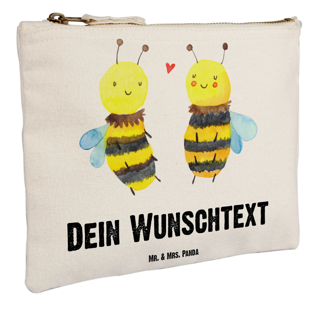 Personalised make-up bag bee In love Schminktasche Geschenk Personalisiert, Schminktasche Nachhaltig Mit Wunschtext, Schminktasche Groß Mit Wunschtext, Schminktasche Stoff Mit Namen, Personalisierte Schminktasche, Schminktasche Für Unterwegs Mit Personalisierung, Schminktasche Tiermotiv Mit Namen, Schminktasche Für Mädchen Mit Wunschtext, Schminktasche Zum Aufhängen Mit Name, Schminktasche Leder Mit Gravur, Schminktasche Mit Reißverschluss Und Namen, Schminkbeutel Mit Gravur, Schminktasche Mit Namen, Kosmetiktasche Personalisiert, Schminktasche Für Unterwegs Mit Wunschtext, Schminktasche Reise Mit Namen, Schminktasche Für Teenager Mit Namen, Schminktasche Blumen Mit Initialen, Kosmetiktasche Damen Mit Namen, Kosmetiktasche Zum Mitnehmen Mit Namen, Schminktäschchen Mit Initialen, Kosmetiktasche Für Handtasche Personalisiert, Make-Up Tasche Mit Name, Stifteaufbewahrung Personalisiert, Reise-Kosmetiktasche Mit Name, Kosmetiktasche Organizer Mit Wunschtext, Kulturbeutel Damen Personalisiert, Schminktasche Mit Fächern Personalisiert, Schminktasche Mit Muster Und Namen, Schminktasche Klein Personalisiert, Aufbewahrung Für Schminke Mit Namen, Schminktasche Mit Wunschtext, Stiftetasche mit Wunschtext, Biene, Wespe, Hummel