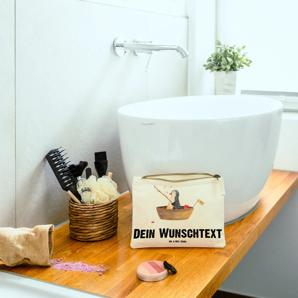Personalisierte Schminktasche Pinguin Angelboot Personalisierte Schminktasche, Aufbewahrung Für Schminke Mit Namen, Kulturbeutel Damen Personalisiert, Schminktasche Reise Mit Namen, Schminktasche Tiermotiv Mit Namen, Kosmetiktasche Zum Mitnehmen Mit Namen, Schminktäschchen Mit Initialen, Schminktasche Stoff Mit Namen, Kosmetiktasche Personalisiert, Stiftetasche mit Wunschtext, Schminktasche Für Unterwegs Mit Wunschtext, Schminktasche Mit Reißverschluss Und Namen, Schminktasche Für Teenager Mit Namen, Schminktasche Geschenk Personalisiert, Schminktasche Mit Namen, Schminktasche Mit Fächern Personalisiert, Stifteaufbewahrung Personalisiert, Schminktasche Mit Wunschtext, Schminktasche Nachhaltig Mit Wunschtext, Reise-Kosmetiktasche Mit Name, Schminktasche Zum Aufhängen Mit Name, Kosmetiktasche Für Handtasche Personalisiert, Schminktasche Blumen Mit Initialen, Make-Up Tasche Mit Name, Schminktasche Leder Mit Gravur, Kosmetiktasche Damen Mit Namen, Schminktasche Für Unterwegs Mit Personalisierung, Schminktasche Mit Muster Und Namen, Schminkbeutel Mit Gravur, Schminktasche Groß Mit Wunschtext, Schminktasche Für Mädchen Mit Wunschtext, Kosmetiktasche Organizer Mit Wunschtext, Schminktasche Klein Personalisiert, Pinguin, Pinguine, Motivation, Lebenslust, Neuanfang, Leben, Boot, Scheidung, Neustart, Angelboot, Genießen, Geschenkidee Liebeskummer, Angeln, Trennung