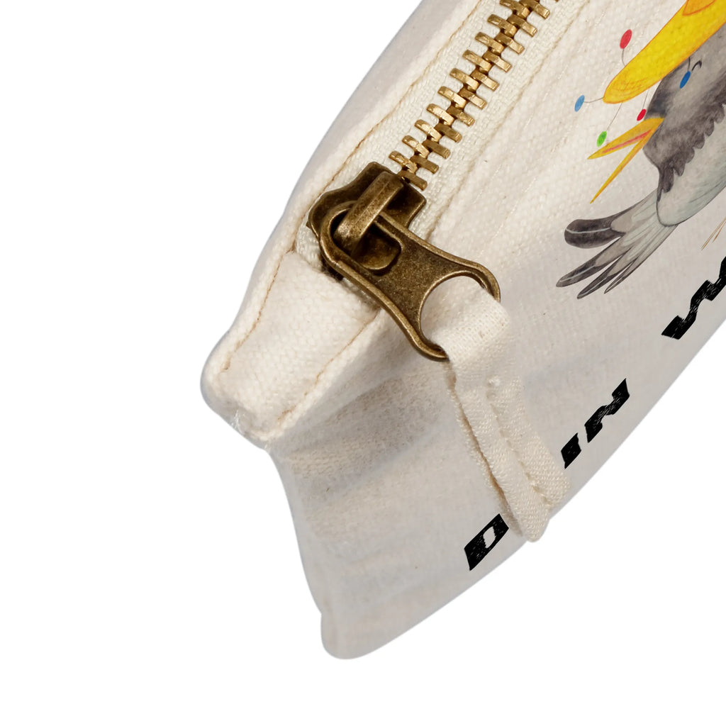 Personalised make-up bag Crow sombrero Schminktasche Klein Personalisiert, Kulturbeutel Damen Personalisiert, Kosmetiktasche Personalisiert, Schminktasche Zum Aufhängen Mit Name, Schminktasche Mit Wunschtext, Schminktasche Groß Mit Wunschtext, Schminktasche Tiermotiv Mit Namen, Schminktasche Mit Reißverschluss Und Namen, Schminktasche Mit Namen, Stiftetasche mit Wunschtext, Schminktasche Für Unterwegs Mit Wunschtext, Make-Up Tasche Mit Name, Kosmetiktasche Damen Mit Namen, Schminktäschchen Mit Initialen, Reise-Kosmetiktasche Mit Name, Schminktasche Reise Mit Namen, Schminktasche Für Teenager Mit Namen, Schminktasche Leder Mit Gravur, Stifteaufbewahrung Personalisiert, Kosmetiktasche Für Handtasche Personalisiert, Schminktasche Blumen Mit Initialen, Schminktasche Für Mädchen Mit Wunschtext, Schminktasche Mit Muster Und Namen, Schminktasche Mit Fächern Personalisiert, Schminktasche Nachhaltig Mit Wunschtext, Schminktasche Stoff Mit Namen, Schminkbeutel Mit Gravur, Schminktasche Geschenk Personalisiert, Personalisierte Schminktasche, Kosmetiktasche Organizer Mit Wunschtext, Kosmetiktasche Zum Mitnehmen Mit Namen, Schminktasche Für Unterwegs Mit Personalisierung, Aufbewahrung Für Schminke Mit Namen, Lustige Sprüche, Tiere, Tiermotive, Gute Laune, Elster, Glück Spruch, Spruch Positiv, Vögel, Vogel, Froh, Rabe, Fröhlich sein, Motivation, glücklich sein
