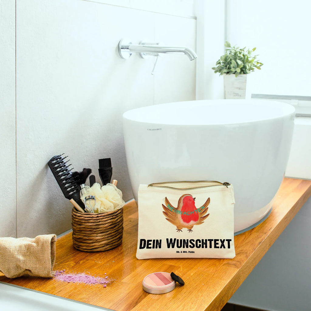 Personalisierte Schminktasche Rotkehlchen Weihnachten Schminktasche Mit Reißverschluss Und Namen, Aufbewahrung Für Schminke Mit Namen, Kosmetiktasche Zum Mitnehmen Mit Namen, Schminktasche Für Unterwegs Mit Wunschtext, Schminktasche Für Mädchen Mit Wunschtext, Schminktasche Mit Namen, Schminktasche Tiermotiv Mit Namen, Schminktasche Blumen Mit Initialen, Schminktasche Mit Fächern Personalisiert, Schminktasche Stoff Mit Namen, Schminktasche Zum Aufhängen Mit Name, Kosmetiktasche Organizer Mit Wunschtext, Schminktasche Groß Mit Wunschtext, Stiftetasche mit Wunschtext, Schminktasche Reise Mit Namen, Kosmetiktasche Damen Mit Namen, Schminktasche Für Teenager Mit Namen, Schminktasche Klein Personalisiert, Schminktasche Für Unterwegs Mit Personalisierung, Stifteaufbewahrung Personalisiert, Schminktasche Leder Mit Gravur, Kosmetiktasche Für Handtasche Personalisiert, Schminktäschchen Mit Initialen, Schminktasche Mit Wunschtext, Schminktasche Nachhaltig Mit Wunschtext, Make-Up Tasche Mit Name, Personalisierte Schminktasche, Kosmetiktasche Personalisiert, Schminkbeutel Mit Gravur, Kulturbeutel Damen Personalisiert, Schminktasche Mit Muster Und Namen, Reise-Kosmetiktasche Mit Name, Schminktasche Geschenk Personalisiert, Winter, Weihnachten, Weihnachtsdeko, Nikolaus, Advent, Heiligabend, Wintermotiv, Weihnachtsmotiv, xmas, Frohe Weihnachten, Weihnachtsgruß, Vogel