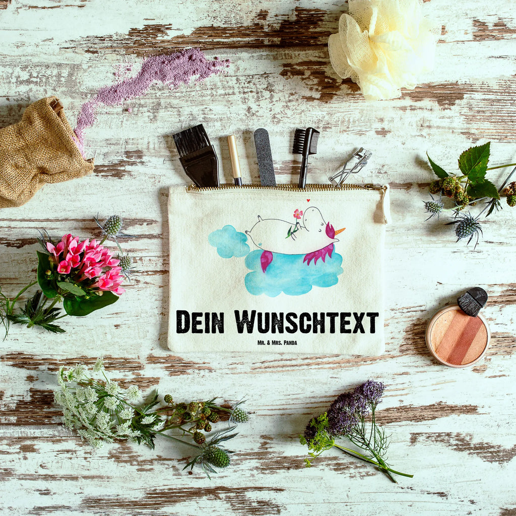 Personalisierte Schminktasche Einhorn Verliebt Schminktasche Reise Mit Namen, Schminktasche Mit Fächern Personalisiert, Schminktasche Klein Personalisiert, Schminktasche Groß Mit Wunschtext, Schminktasche Für Mädchen Mit Wunschtext, Kosmetiktasche Personalisiert, Kosmetiktasche Damen Mit Namen, Reise-Kosmetiktasche Mit Name, Schminktasche Für Unterwegs Mit Personalisierung, Schminktasche Tiermotiv Mit Namen, Kulturbeutel Damen Personalisiert, Schminktasche Nachhaltig Mit Wunschtext, Kosmetiktasche Für Handtasche Personalisiert, Schminktasche Mit Namen, Make-Up Tasche Mit Name, Schminktasche Zum Aufhängen Mit Name, Kosmetiktasche Organizer Mit Wunschtext, Kosmetiktasche Zum Mitnehmen Mit Namen, Schminkbeutel Mit Gravur, Schminktasche Leder Mit Gravur, Personalisierte Schminktasche, Stifteaufbewahrung Personalisiert, Schminktäschchen Mit Initialen, Schminktasche Mit Wunschtext, Stiftetasche mit Wunschtext, Schminktasche Blumen Mit Initialen, Aufbewahrung Für Schminke Mit Namen, Schminktasche Geschenk Personalisiert, Schminktasche Für Teenager Mit Namen, Schminktasche Für Unterwegs Mit Wunschtext, Schminktasche Mit Reißverschluss Und Namen, Schminktasche Stoff Mit Namen, Schminktasche Mit Muster Und Namen, Einhorn, Einhörner, Einhorn Deko, Unicorn, Wolke, Freundin, Liebesbeweis, verliebt, Liebe