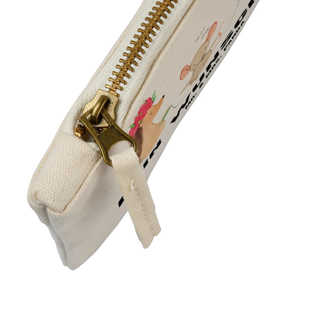 Personalised make-up bag Hedgehog skipping Schminktasche Reise Mit Namen, Schminktäschchen Mit Initialen, Kosmetiktasche Damen Mit Namen, Schminktasche Für Mädchen Mit Wunschtext, Schminktasche Leder Mit Gravur, Schminkbeutel Mit Gravur, Stiftetasche mit Wunschtext, Kosmetiktasche Personalisiert, Schminktasche Mit Fächern Personalisiert, Schminktasche Stoff Mit Namen, Schminktasche Mit Reißverschluss Und Namen, Schminktasche Tiermotiv Mit Namen, Kosmetiktasche Zum Mitnehmen Mit Namen, Schminktasche Nachhaltig Mit Wunschtext, Make-Up Tasche Mit Name, Schminktasche Groß Mit Wunschtext, Schminktasche Zum Aufhängen Mit Name, Schminktasche Blumen Mit Initialen, Kosmetiktasche Für Handtasche Personalisiert, Kosmetiktasche Organizer Mit Wunschtext, Schminktasche Für Teenager Mit Namen, Schminktasche Klein Personalisiert, Personalisierte Schminktasche, Aufbewahrung Für Schminke Mit Namen, Reise-Kosmetiktasche Mit Name, Schminktasche Für Unterwegs Mit Wunschtext, Kulturbeutel Damen Personalisiert, Schminktasche Geschenk Personalisiert, Schminktasche Für Unterwegs Mit Personalisierung, Stifteaufbewahrung Personalisiert, Schminktasche Mit Namen, Schminktasche Mit Wunschtext, Schminktasche Mit Muster Und Namen, Tiermotive, Gute Laune, lustige Sprüche, Tiere, Maus, Seilspringen, Kindergarten, Kinder, Igel, Seilhüpfen