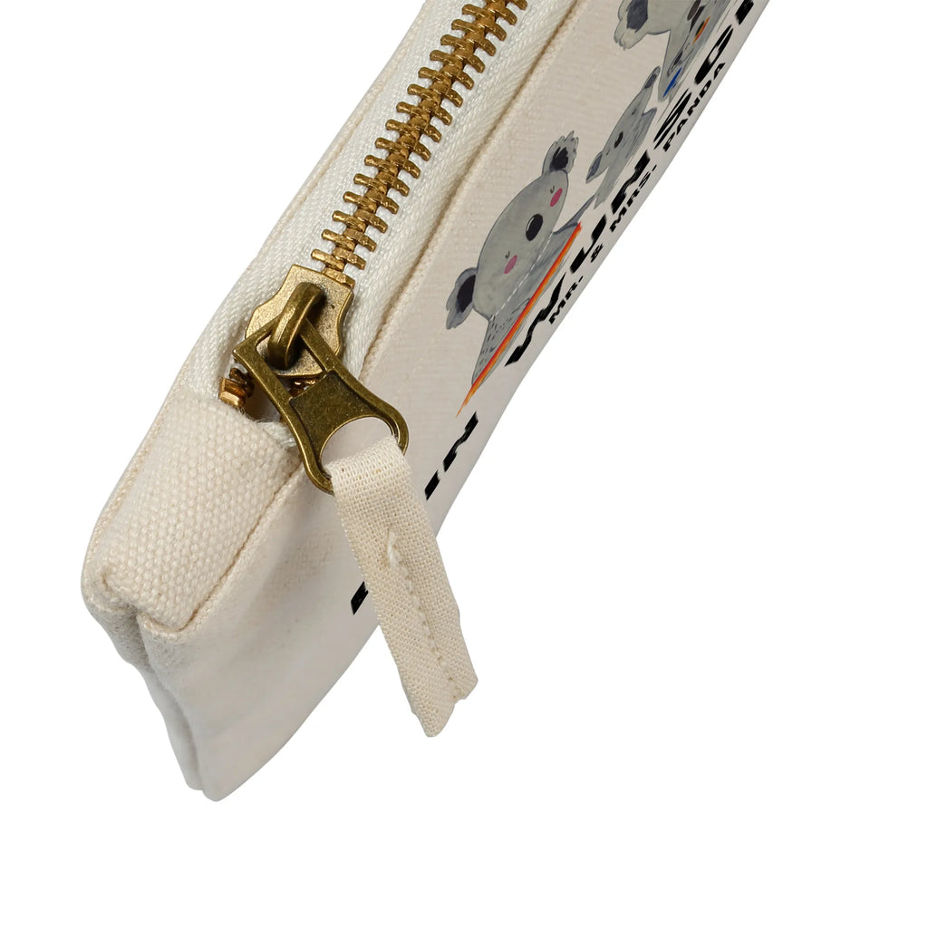 Personalised make-up bag Koala Family Schminktasche Mit Reißverschluss Und Namen, Schminktasche Tiermotiv Mit Namen, Kosmetiktasche Damen Mit Namen, Kulturbeutel Damen Personalisiert, Schminktasche Geschenk Personalisiert, Kosmetiktasche Organizer Mit Wunschtext, Make-Up Tasche Mit Name, Schminktasche Blumen Mit Initialen, Schminktasche Mit Namen, Kosmetiktasche Personalisiert, Schminktasche Für Unterwegs Mit Personalisierung, Schminktasche Mit Wunschtext, Kosmetiktasche Zum Mitnehmen Mit Namen, Aufbewahrung Für Schminke Mit Namen, Schminktasche Leder Mit Gravur, Reise-Kosmetiktasche Mit Name, Kosmetiktasche Für Handtasche Personalisiert, Schminktasche Für Unterwegs Mit Wunschtext, Stifteaufbewahrung Personalisiert, Personalisierte Schminktasche, Schminktasche Mit Fächern Personalisiert, Schminktasche Groß Mit Wunschtext, Schminkbeutel Mit Gravur, Schminktasche Stoff Mit Namen, Schminktasche Für Teenager Mit Namen, Schminktasche Zum Aufhängen Mit Name, Schminktasche Klein Personalisiert, Schminktasche Nachhaltig Mit Wunschtext, Schminktäschchen Mit Initialen, Schminktasche Für Mädchen Mit Wunschtext, Schminktasche Mit Muster Und Namen, Schminktasche Reise Mit Namen, Stiftetasche mit Wunschtext, Familie, Vatertag, Muttertag, Bruder, Schwester, Mama, Papa, Oma, Opa, Koala, Family, Kinder, Geschwister, Koalas, Familienleben