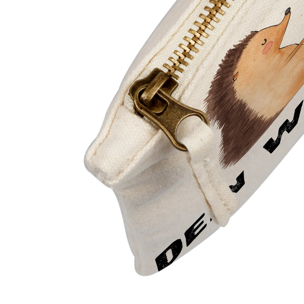 Personalisierte Schminktasche Igel Liebe Kosmetiktasche Zum Mitnehmen Mit Namen, Personalisierte Schminktasche, Schminktasche Stoff Mit Namen, Schminktasche Zum Aufhängen Mit Name, Kosmetiktasche Damen Mit Namen, Schminktasche Mit Fächern Personalisiert, Schminktasche Geschenk Personalisiert, Kosmetiktasche Personalisiert, Schminktäschchen Mit Initialen, Schminktasche Groß Mit Wunschtext, Reise-Kosmetiktasche Mit Name, Schminktasche Für Mädchen Mit Wunschtext, Schminktasche Mit Muster Und Namen, Schminktasche Blumen Mit Initialen, Schminkbeutel Mit Gravur, Kosmetiktasche Organizer Mit Wunschtext, Schminktasche Nachhaltig Mit Wunschtext, Schminktasche Reise Mit Namen, Kulturbeutel Damen Personalisiert, Schminktasche Klein Personalisiert, Kosmetiktasche Für Handtasche Personalisiert, Make-Up Tasche Mit Name, Schminktasche Tiermotiv Mit Namen, Aufbewahrung Für Schminke Mit Namen, Schminktasche Für Teenager Mit Namen, Schminktasche Mit Reißverschluss Und Namen, Schminktasche Mit Wunschtext, Stiftetasche mit Wunschtext, Schminktasche Für Unterwegs Mit Personalisierung, Schminktasche Mit Namen, Stifteaufbewahrung Personalisiert, Schminktasche Für Unterwegs Mit Wunschtext, Schminktasche Leder Mit Gravur, Liebe, Partner, Freund, Freundin, Ehemann, Ehefrau, Heiraten, Verlobung, Heiratsantrag, Liebesgeschenk, Jahrestag, Hocheitstag, Verliebt, Liebesbeweis, Igel, Verlobt, Verheiratet, Hochzeit, Hochzeitstag, Geschenk