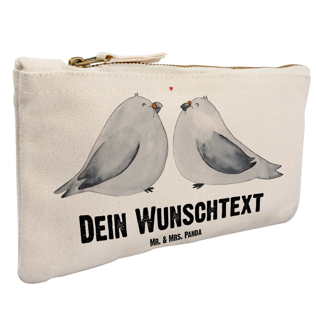 Personalisierte Schminktasche Turteltauben Liebe Kosmetiktasche Personalisiert, Schminktasche Mit Reißverschluss Und Namen, Stifteaufbewahrung Personalisiert, Schminktasche Für Unterwegs Mit Personalisierung, Schminktasche Für Teenager Mit Namen, Aufbewahrung Für Schminke Mit Namen, Schminktasche Mit Muster Und Namen, Reise-Kosmetiktasche Mit Name, Kosmetiktasche Zum Mitnehmen Mit Namen, Schminktasche Für Unterwegs Mit Wunschtext, Schminktasche Nachhaltig Mit Wunschtext, Schminktasche Leder Mit Gravur, Kosmetiktasche Organizer Mit Wunschtext, Make-Up Tasche Mit Name, Kosmetiktasche Damen Mit Namen, Schminktasche Mit Fächern Personalisiert, Schminktasche Tiermotiv Mit Namen, Schminkbeutel Mit Gravur, Schminktasche Stoff Mit Namen, Schminktasche Für Mädchen Mit Wunschtext, Schminktasche Groß Mit Wunschtext, Schminktasche Mit Wunschtext, Schminktasche Mit Namen, Personalisierte Schminktasche, Schminktasche Blumen Mit Initialen, Stiftetasche mit Wunschtext, Schminktasche Reise Mit Namen, Schminktasche Zum Aufhängen Mit Name, Schminktasche Klein Personalisiert, Schminktasche Geschenk Personalisiert, Schminktäschchen Mit Initialen, Kulturbeutel Damen Personalisiert, Kosmetiktasche Für Handtasche Personalisiert, Freundin, Freund, Liebe, Liebesgeschenk, Jahrestag, Verlobung, Partner, Ehemann, Ehefrau, Heiraten, Heiratsantrag, Hocheitstag, Verliebt, Geschenk Freund, Liebesbeweis, Geschenk Freundin, Tauben, Turteltäubchen, Verheiratet, Geschenk Hochzeit, Hochzeitstag, Verlobt, Turteltauben