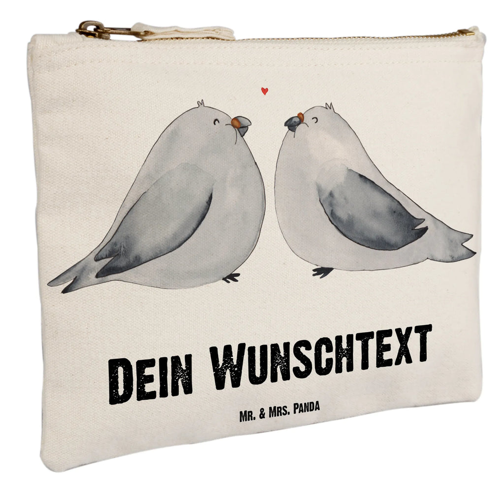 Personalisierte Schminktasche Turteltauben Liebe Kosmetiktasche Personalisiert, Schminktasche Mit Reißverschluss Und Namen, Stifteaufbewahrung Personalisiert, Schminktasche Für Unterwegs Mit Personalisierung, Schminktasche Für Teenager Mit Namen, Aufbewahrung Für Schminke Mit Namen, Schminktasche Mit Muster Und Namen, Reise-Kosmetiktasche Mit Name, Kosmetiktasche Zum Mitnehmen Mit Namen, Schminktasche Für Unterwegs Mit Wunschtext, Schminktasche Nachhaltig Mit Wunschtext, Schminktasche Leder Mit Gravur, Kosmetiktasche Organizer Mit Wunschtext, Make-Up Tasche Mit Name, Kosmetiktasche Damen Mit Namen, Schminktasche Mit Fächern Personalisiert, Schminktasche Tiermotiv Mit Namen, Schminkbeutel Mit Gravur, Schminktasche Stoff Mit Namen, Schminktasche Für Mädchen Mit Wunschtext, Schminktasche Groß Mit Wunschtext, Schminktasche Mit Wunschtext, Schminktasche Mit Namen, Personalisierte Schminktasche, Schminktasche Blumen Mit Initialen, Stiftetasche mit Wunschtext, Schminktasche Reise Mit Namen, Schminktasche Zum Aufhängen Mit Name, Schminktasche Klein Personalisiert, Schminktasche Geschenk Personalisiert, Schminktäschchen Mit Initialen, Kulturbeutel Damen Personalisiert, Kosmetiktasche Für Handtasche Personalisiert, Freundin, Freund, Liebe, Liebesgeschenk, Jahrestag, Verlobung, Partner, Ehemann, Ehefrau, Heiraten, Heiratsantrag, Hocheitstag, Verliebt, Geschenk Freund, Liebesbeweis, Geschenk Freundin, Tauben, Turteltäubchen, Verheiratet, Geschenk Hochzeit, Hochzeitstag, Verlobt, Turteltauben