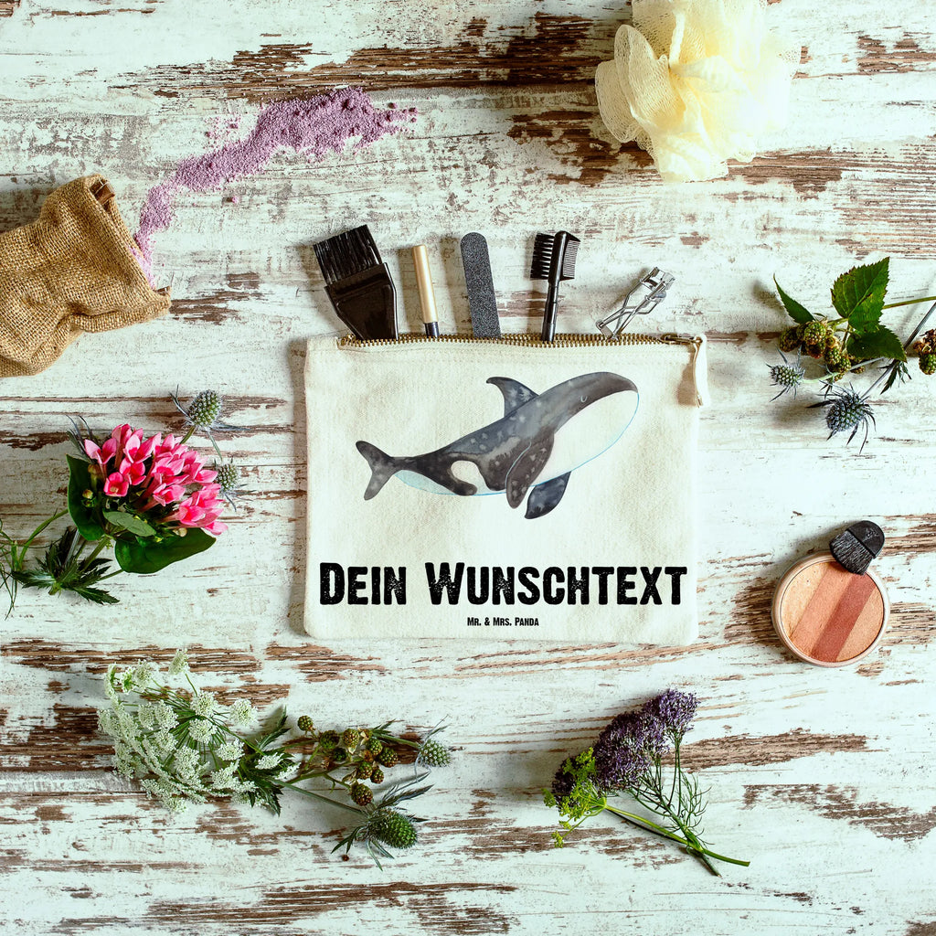 Personalisierte Schminktasche Orca Schminktasche Blumen Mit Initialen, Kosmetiktasche Personalisiert, Schminktasche Für Unterwegs Mit Wunschtext, Kosmetiktasche Damen Mit Namen, Schminktasche Mit Wunschtext, Aufbewahrung Für Schminke Mit Namen, Personalisierte Schminktasche, Kosmetiktasche Organizer Mit Wunschtext, Schminktasche Tiermotiv Mit Namen, Schminktasche Für Mädchen Mit Wunschtext, Stifteaufbewahrung Personalisiert, Schminktäschchen Mit Initialen, Schminktasche Klein Personalisiert, Schminktasche Für Unterwegs Mit Personalisierung, Reise-Kosmetiktasche Mit Name, Make-Up Tasche Mit Name, Schminktasche Mit Muster Und Namen, Schminktasche Nachhaltig Mit Wunschtext, Kulturbeutel Damen Personalisiert, Kosmetiktasche Für Handtasche Personalisiert, Schminktasche Leder Mit Gravur, Schminktasche Für Teenager Mit Namen, Schminktasche Mit Namen, Schminktasche Geschenk Personalisiert, Schminktasche Groß Mit Wunschtext, Schminktasche Mit Fächern Personalisiert, Schminktasche Mit Reißverschluss Und Namen, Kosmetiktasche Zum Mitnehmen Mit Namen, Schminktasche Stoff Mit Namen, Schminktasche Zum Aufhängen Mit Name, Schminktasche Reise Mit Namen, Stiftetasche mit Wunschtext, Schminkbeutel Mit Gravur, Meerestiere, Meer, Urlaub, Arbeit, Orca, Büro, Orcas, Neustart, Selbstliebe, Möglichkeiten, Motivation, Wal, Startup, Killerwal