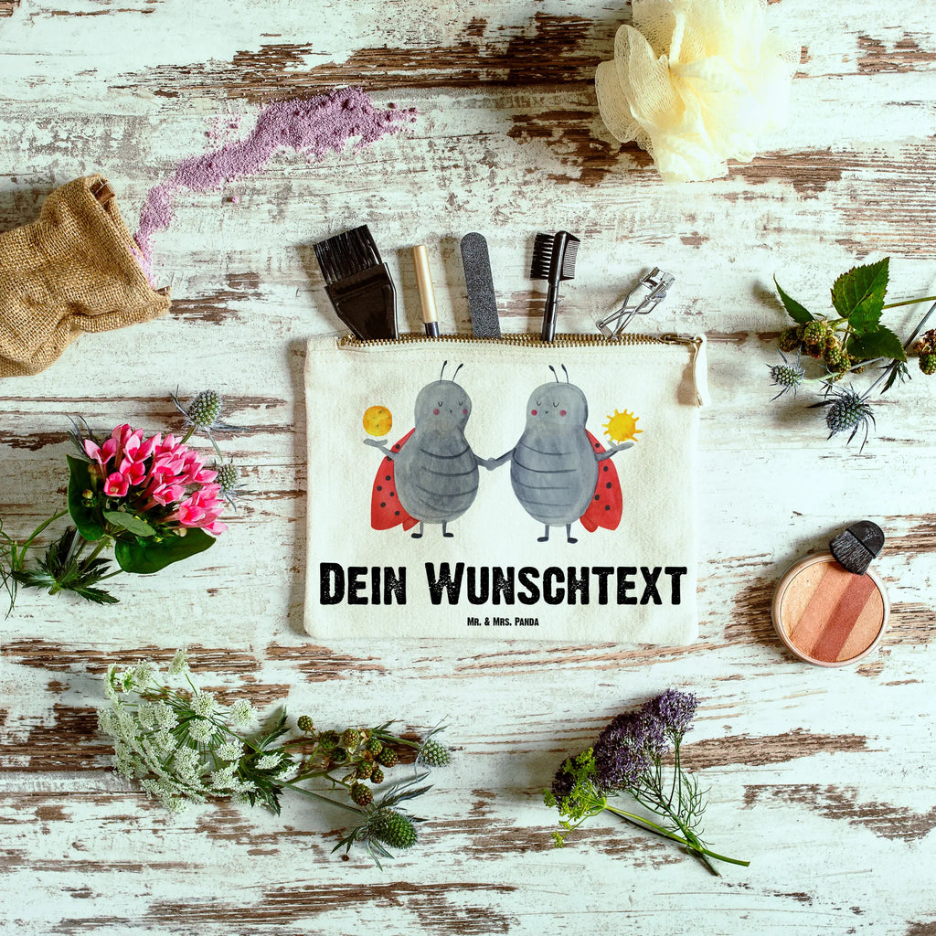 Personalisierte Schminktasche Sternzeichen Zwilling Make-Up Tasche Mit Name, Schminkbeutel Mit Gravur, Schminktasche Geschenk Personalisiert, Reise-Kosmetiktasche Mit Name, Schminktasche Klein Personalisiert, Schminktasche Nachhaltig Mit Wunschtext, Schminktasche Leder Mit Gravur, Personalisierte Schminktasche, Schminktasche Für Teenager Mit Namen, Schminktasche Mit Wunschtext, Stifteaufbewahrung Personalisiert, Kosmetiktasche Für Handtasche Personalisiert, Stiftetasche mit Wunschtext, Schminktasche Für Unterwegs Mit Personalisierung, Schminktasche Mit Muster Und Namen, Kosmetiktasche Damen Mit Namen, Schminktasche Für Unterwegs Mit Wunschtext, Schminktasche Blumen Mit Initialen, Kosmetiktasche Organizer Mit Wunschtext, Schminktasche Stoff Mit Namen, Schminktasche Groß Mit Wunschtext, Schminktasche Mit Fächern Personalisiert, Kosmetiktasche Zum Mitnehmen Mit Namen, Schminktasche Mit Reißverschluss Und Namen, Kosmetiktasche Personalisiert, Schminktasche Für Mädchen Mit Wunschtext, Schminktasche Zum Aufhängen Mit Name, Kulturbeutel Damen Personalisiert, Schminktasche Mit Namen, Schminktäschchen Mit Initialen, Schminktasche Tiermotiv Mit Namen, Schminktasche Reise Mit Namen, Aufbewahrung Für Schminke Mit Namen, Sternzeichen, Tierkreiszeichen, Horoskop, Astrologie, Aszendent, Zwilling Geschenk, Geschenk Mai, Glückskäfer, Zwilling Sternzeichen, Zwillingsbruder, Geburtstag Mai, Marienkäfer, Zwillingsschwester, Geschenk Juni, Zwillinge