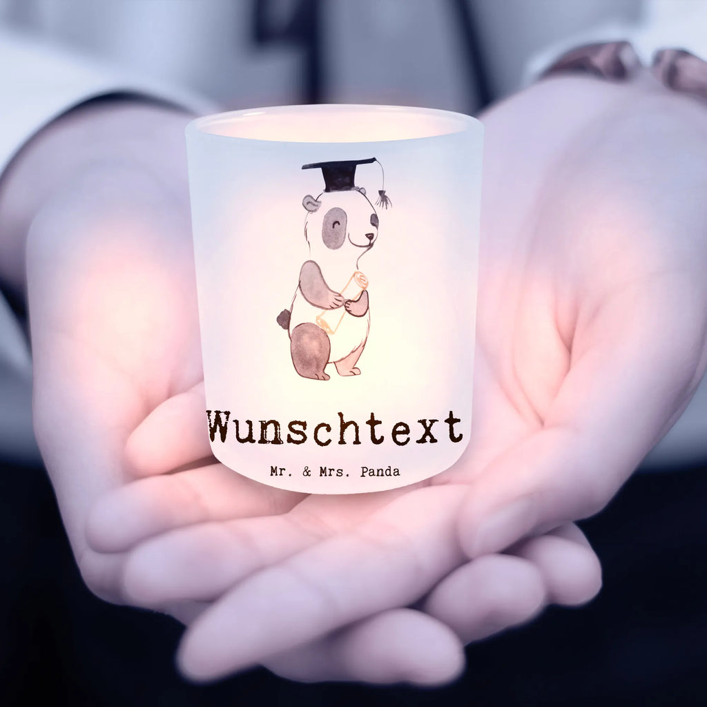 Personalisiertes Windlicht Panda Bester Student der Welt Windlichter mit Namen, Windlicht Draußen selber gestalten, Windlicht Kerzenhalter, Windlicht Nachhaltig, Teelichthalter mit Wunschtext, Windlicht Für Draußen, Teelichthalter für draußen selber gestalten, Windlicht Vintage mit Namen, Windlicht Glas mit Wunschtext, Windlicht Modern, Windlicht Wohnzimmer, Teelichthalter mit Namen, Windlicht Skandinavisch, Windlicht Terrasse, Windlicht Handgemacht, Windlicht Boho, Windlicht Geschenk, Windlicht Klein, Windlicht Groß, Windlicht Outdoor, Windlicht Garten mit Namen, Windlicht Design, Windlicht mit Namen, Windlicht Romantisch, Windlicht Balkon, Windlicht Dekoration mit Namen, Windlicht Laterne, Teelicht Glas mit Namen, Teelichthalter Outdoor mit Namen, für, Dankeschön, Geschenk, Schenken, Geburtstag, Geburtstagsgeschenk, Geschenkidee, Danke, Bedanken, Mitbringsel, Freude machen, Geschenktipp, witzig, Musterschüler, Abschluss, Studienabschluss, Spaß, Studium, Alumni, Student, Hochschule, Universität, Sohn, lustig, Uni, Studenten