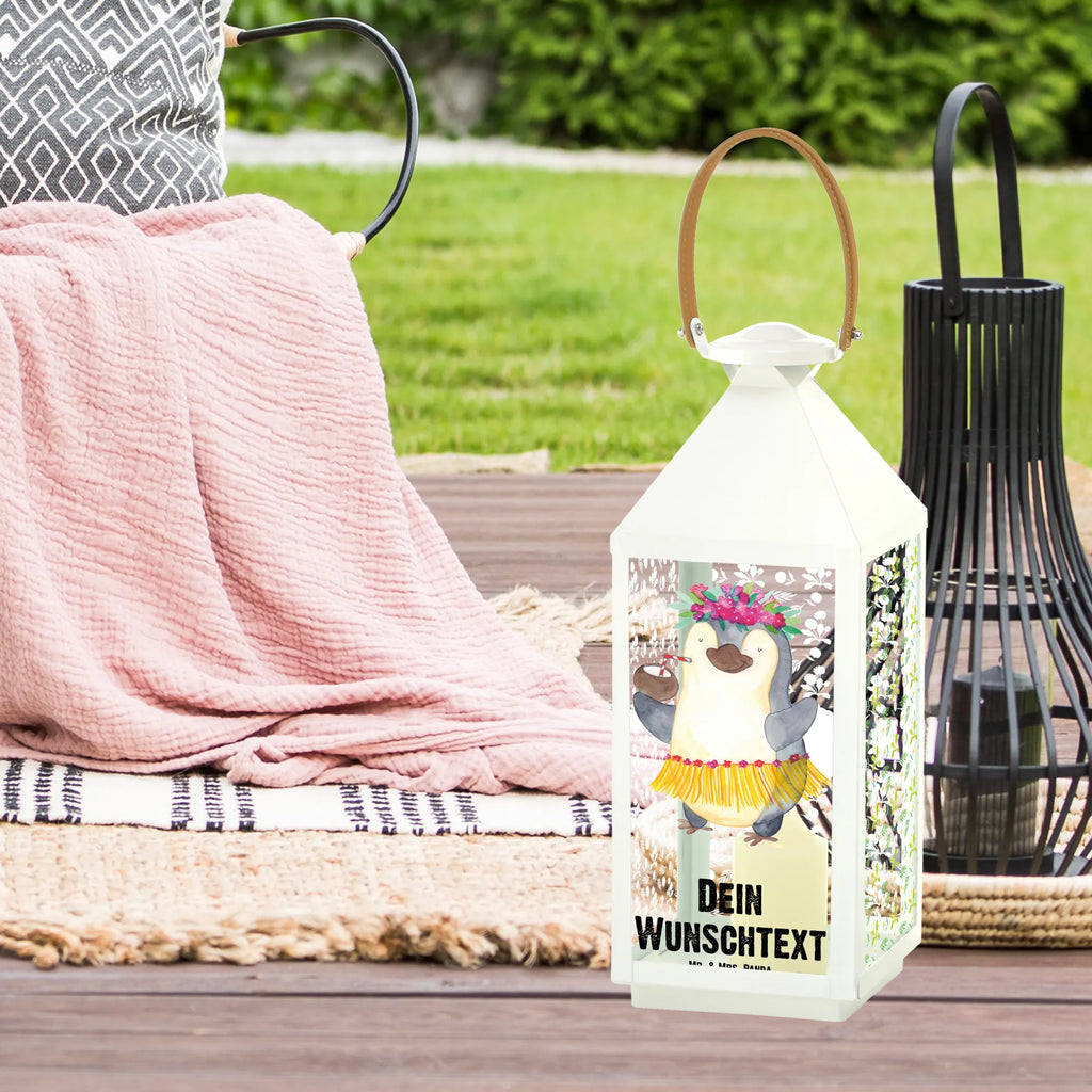 Personalisierte Deko Laterne Pinguin Kokosnuss Gartenlaterne Personalisiert, Motivlaterne Mit Namensgravur, Deko Laterne, Laterne Mit Sternenmuster Und Namen, Stellbare Laterne Mit Namen, Leuchten, Spiegelglas-Laterne Mit Namensdruck, Weiße Laterne Mit Wunschname, Vintage-Laterne Personalisiert, Hängelaterne Mit Namensgravur, Shabby-Chic-Laterne Mit Wunschname, Wetterfeste Laterne Mit Wunschname, Windlichtlaterne Mit Namensgravur, Romantische Laterne Mit Wunschname, Teelichthalter Laterne Mit Wunschname, Metalllaterne Mit Namen, Tischlaterne Mit Wunschname, Windlicht, Laterne Mit Griff Und Wunschname, LED-Laterne Mit Namensgravur, Hängeleuchte, XXL-Laterne Mit Wunschname, Dekolaterne Mit Wunschname, Kerzenlaterne Mit Namensdruck, Lichterlaterne Mit Wunschname, Holzlaterne Mit Namensdruck, Maritim-Laterne Mit Wunschname, Beleuchtete Laterne Mit Namen, Laternenwindlicht Mit Namen, Klassische Laterne Mit Namensgravur, Innenraum-Laterne Mit Namen, Outdoor-Laterne Mit Wunschname, Metall Laterne, Orientalische Laterne Mit Namensdruck, Kleine Laterne Mit Namensdruck, Terrasse-Laterne Mit Wunschnamen, Laterne Mit Blumenmotiv Und Wunschname, Rustikale Laterne Mit Namensgravur, Landhausstil-Laterne Mit Namen, Deko Laterne Mit Namen, Laterne Deko Mit Namen, Laternen-Set Personalisiert, Pastellfarbene Laterne Mit Namensdruck, Moderne Laterne Mit Namen, Hängelaterne Deko Mit Namen, Glaslaterne Mit Wunschname, Lichterkettenlaterne Mit Namen, Minimalistische Laterne Mit Namen, Skandinavische Laterne Mit Namen, Personalisierte Deko Laterne, Pinguin, Kokosnuss, Pinguine, Aloha, Urlaub, Hawaii