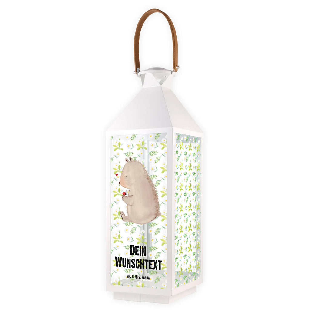 Personalisierte Deko Laterne Bär mit Marienkäfer Innenraum-Laterne Mit Namen, Skandinavische Laterne Mit Namen, Deko Laterne, LED-Laterne Mit Namensgravur, Laterne Deko Mit Namen, Gartenlaterne Personalisiert, Metalllaterne Mit Namen, Tischlaterne Mit Wunschname, Lichterlaterne Mit Wunschname, Stellbare Laterne Mit Namen, Lichterkettenlaterne Mit Namen, Laterne Mit Blumenmotiv Und Wunschname, Hängeleuchte, Moderne Laterne Mit Namen, Kerzenlaterne Mit Namensdruck, Vintage-Laterne Personalisiert, Romantische Laterne Mit Wunschname, Wetterfeste Laterne Mit Wunschname, Minimalistische Laterne Mit Namen, Pastellfarbene Laterne Mit Namensdruck, Leuchten, Weiße Laterne Mit Wunschname, Beleuchtete Laterne Mit Namen, Hängelaterne Mit Namensgravur, Klassische Laterne Mit Namensgravur, XXL-Laterne Mit Wunschname, Dekolaterne Mit Wunschname, Kleine Laterne Mit Namensdruck, Teelichthalter Laterne Mit Wunschname, Glaslaterne Mit Wunschname, Landhausstil-Laterne Mit Namen, Rustikale Laterne Mit Namensgravur, Maritim-Laterne Mit Wunschname, Spiegelglas-Laterne Mit Namensdruck, Laterne Mit Griff Und Wunschname, Windlicht, Personalisierte Deko Laterne, Windlichtlaterne Mit Namensgravur, Holzlaterne Mit Namensdruck, Deko Laterne Mit Namen, Laternenwindlicht Mit Namen, Motivlaterne Mit Namensgravur, Laternen-Set Personalisiert, Metall Laterne, Shabby-Chic-Laterne Mit Wunschname, Orientalische Laterne Mit Namensdruck, Laterne Mit Sternenmuster Und Namen, Outdoor-Laterne Mit Wunschname, Hängelaterne Deko Mit Namen, Terrasse-Laterne Mit Wunschnamen, Teddy, Bär, Teddybär, Liebe, Das Leben Ist schön, Freiheit, Motivation, Marienkäfer