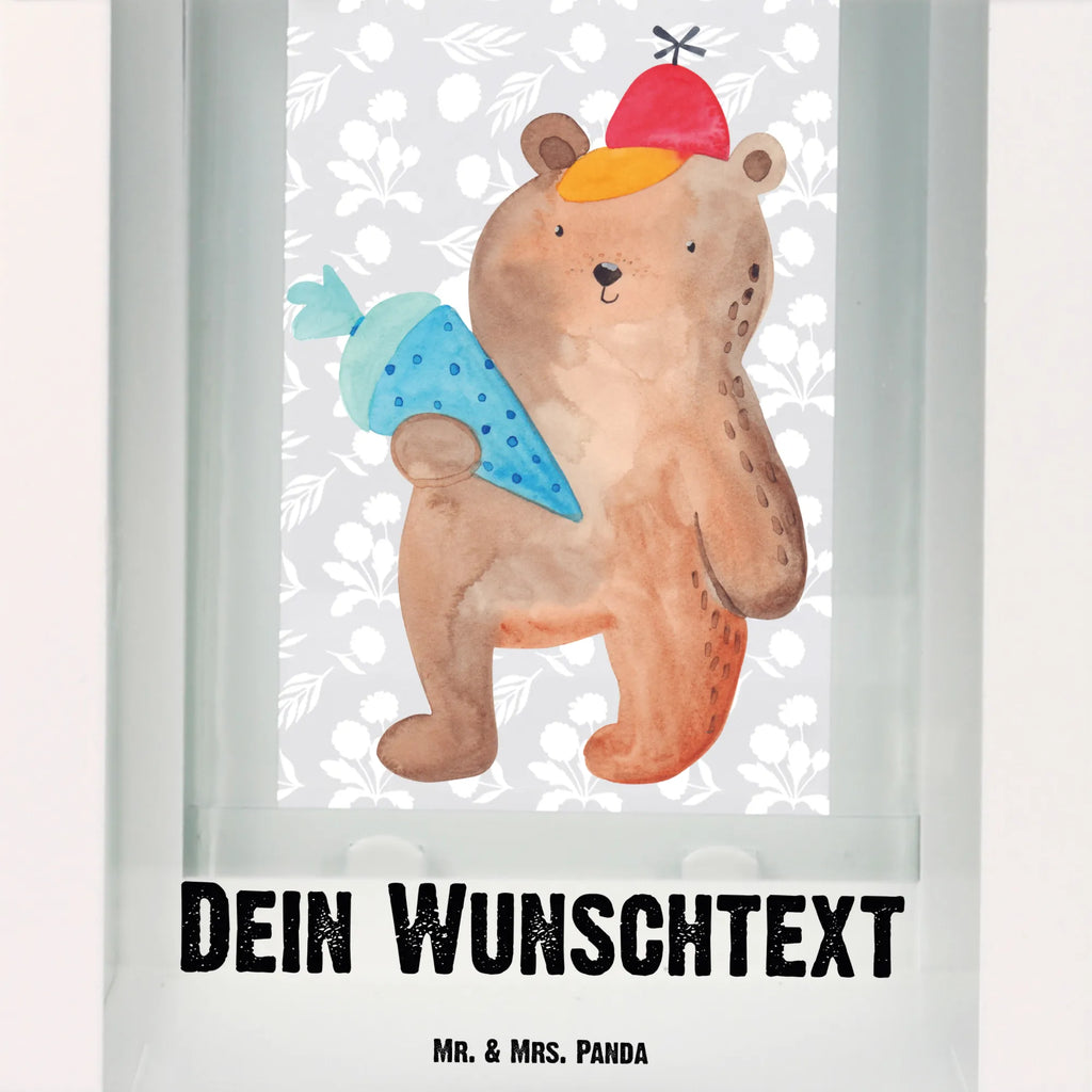 Personalisierte Deko Laterne Bär mit Schultüte Romantische Laterne Mit Wunschname, Klassische Laterne Mit Namensgravur, Windlichtlaterne Mit Namensgravur, Metalllaterne Mit Namen, Shabby-Chic-Laterne Mit Wunschname, Teelichthalter Laterne Mit Wunschname, Vintage-Laterne Personalisiert, Stellbare Laterne Mit Namen, Metall Laterne, Hängelaterne Deko Mit Namen, Hängelaterne Mit Namensgravur, Windlicht, Innenraum-Laterne Mit Namen, Hängeleuchte, Leuchten, LED-Laterne Mit Namensgravur, Laterne Mit Griff Und Wunschname, Landhausstil-Laterne Mit Namen, Kerzenlaterne Mit Namensdruck, Laterne Mit Blumenmotiv Und Wunschname, Weiße Laterne Mit Wunschname, Laternenwindlicht Mit Namen, Orientalische Laterne Mit Namensdruck, Terrasse-Laterne Mit Wunschnamen, Tischlaterne Mit Wunschname, Motivlaterne Mit Namensgravur, XXL-Laterne Mit Wunschname, Kleine Laterne Mit Namensdruck, Dekolaterne Mit Wunschname, Deko Laterne, Lichterlaterne Mit Wunschname, Holzlaterne Mit Namensdruck, Lichterkettenlaterne Mit Namen, Outdoor-Laterne Mit Wunschname, Beleuchtete Laterne Mit Namen, Glaslaterne Mit Wunschname, Moderne Laterne Mit Namen, Wetterfeste Laterne Mit Wunschname, Minimalistische Laterne Mit Namen, Pastellfarbene Laterne Mit Namensdruck, Spiegelglas-Laterne Mit Namensdruck, Deko Laterne Mit Namen, Laternen-Set Personalisiert, Rustikale Laterne Mit Namensgravur, Gartenlaterne Personalisiert, Laterne Mit Sternenmuster Und Namen, Skandinavische Laterne Mit Namen, Personalisierte Deko Laterne, Maritim-Laterne Mit Wunschname, Laterne Deko Mit Namen, Teddy, Bär, Teddybär, Schulanfang, Einschulung Geschenk, Schule Geschenk, Schulbeginn, Erster Schultag Geschenk, Schultüte, Bär Motiv, Grundschule
