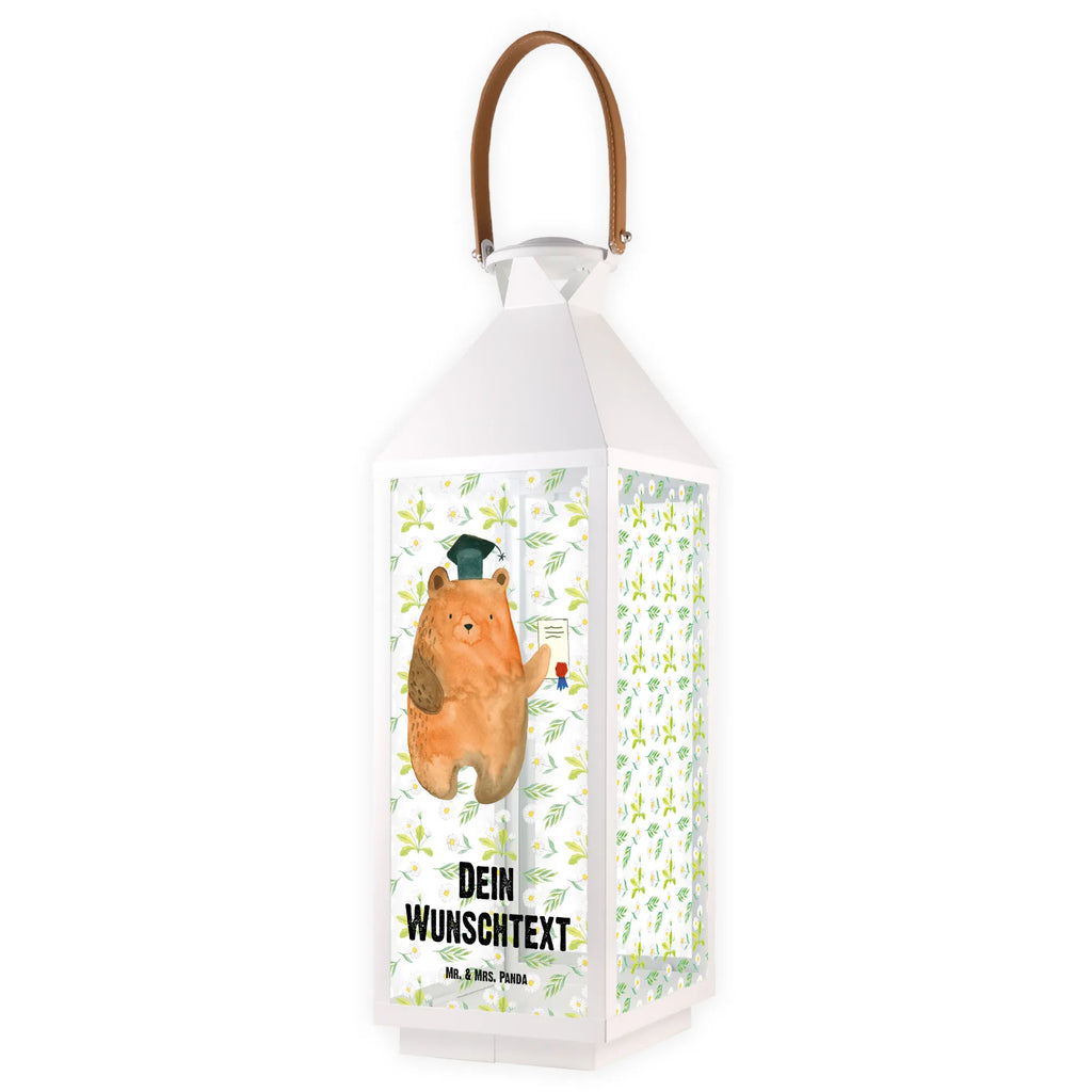 Personalisierte Deko Laterne Prüfungsbär Lichterlaterne Mit Wunschname, Laterne Deko Mit Namen, Kerzenlaterne Mit Namensdruck, Lichterkettenlaterne Mit Namen, Romantische Laterne Mit Wunschname, Teelichthalter Laterne Mit Wunschname, Hängelaterne Mit Namensgravur, Laternenwindlicht Mit Namen, XXL-Laterne Mit Wunschname, Beleuchtete Laterne Mit Namen, Windlichtlaterne Mit Namensgravur, Shabby-Chic-Laterne Mit Wunschname, Tischlaterne Mit Wunschname, Maritim-Laterne Mit Wunschname, Spiegelglas-Laterne Mit Namensdruck, Skandinavische Laterne Mit Namen, Terrasse-Laterne Mit Wunschnamen, Holzlaterne Mit Namensdruck, Weiße Laterne Mit Wunschname, Stellbare Laterne Mit Namen, Laternen-Set Personalisiert, Glaslaterne Mit Wunschname, Wetterfeste Laterne Mit Wunschname, Laterne Mit Sternenmuster Und Namen, Deko Laterne Mit Namen, Orientalische Laterne Mit Namensdruck, Minimalistische Laterne Mit Namen, LED-Laterne Mit Namensgravur, Outdoor-Laterne Mit Wunschname, Laterne Mit Griff Und Wunschname, Laterne Mit Blumenmotiv Und Wunschname, Personalisierte Deko Laterne, Vintage-Laterne Personalisiert, Metalllaterne Mit Namen, Motivlaterne Mit Namensgravur, Klassische Laterne Mit Namensgravur, Dekolaterne Mit Wunschname, Hängelaterne Deko Mit Namen, Rustikale Laterne Mit Namensgravur, Moderne Laterne Mit Namen, Gartenlaterne Personalisiert, Pastellfarbene Laterne Mit Namensdruck, Landhausstil-Laterne Mit Namen, Kleine Laterne Mit Namensdruck, Innenraum-Laterne Mit Namen, Bär, Teddy, Teddybär, Abschlusszeugnis, Zeugnis, Abitur, Prüfung bestanden, Abschluss, Prüfungen