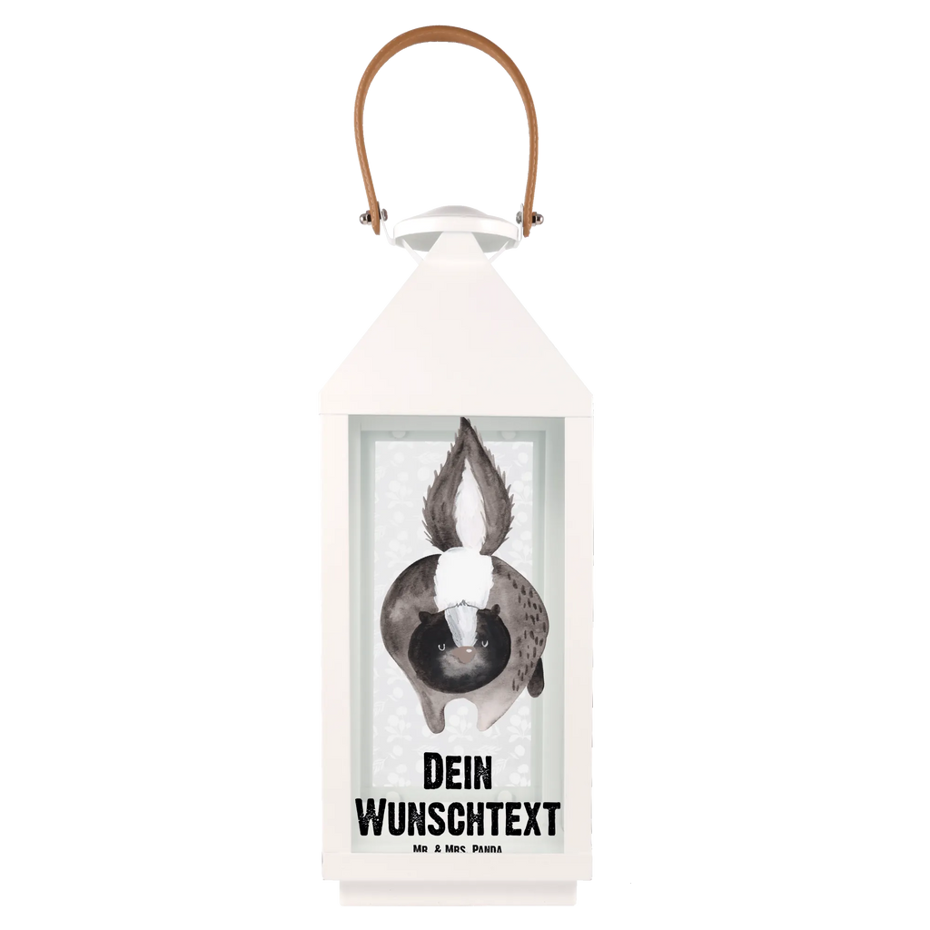 Personalisierte Deko Laterne Stinktier Angriff Laterne Mit Sternenmuster Und Namen, Stellbare Laterne Mit Namen, Innenraum-Laterne Mit Namen, LED-Laterne Mit Namensgravur, Wetterfeste Laterne Mit Wunschname, Skandinavische Laterne Mit Namen, Spiegelglas-Laterne Mit Namensdruck, Lichterkettenlaterne Mit Namen, Klassische Laterne Mit Namensgravur, Glaslaterne Mit Wunschname, Kleine Laterne Mit Namensdruck, Rustikale Laterne Mit Namensgravur, Outdoor-Laterne Mit Wunschname, Moderne Laterne Mit Namen, Shabby-Chic-Laterne Mit Wunschname, Maritim-Laterne Mit Wunschname, Deko Laterne Mit Namen, Hängeleuchte, Orientalische Laterne Mit Namensdruck, Laternen-Set Personalisiert, Laterne Deko Mit Namen, Metall Laterne, Teelichthalter Laterne Mit Wunschname, Windlichtlaterne Mit Namensgravur, Minimalistische Laterne Mit Namen, Tischlaterne Mit Wunschname, Laterne Mit Blumenmotiv Und Wunschname, Beleuchtete Laterne Mit Namen, Deko Laterne, Vintage-Laterne Personalisiert, Personalisierte Deko Laterne, Lichterlaterne Mit Wunschname, Romantische Laterne Mit Wunschname, Motivlaterne Mit Namensgravur, XXL-Laterne Mit Wunschname, Weiße Laterne Mit Wunschname, Gartenlaterne Personalisiert, Pastellfarbene Laterne Mit Namensdruck, Hängelaterne Deko Mit Namen, Metalllaterne Mit Namen, Landhausstil-Laterne Mit Namen, Holzlaterne Mit Namensdruck, Kerzenlaterne Mit Namensdruck, Windlicht, Laternenwindlicht Mit Namen, Leuchten, Terrasse-Laterne Mit Wunschnamen, Laterne Mit Griff Und Wunschname, Dekolaterne Mit Wunschname, Hängelaterne Mit Namensgravur, Stinktier, Skunk, Drohung, wütend, Wildtier, Stinki, Raubtier, Stinker