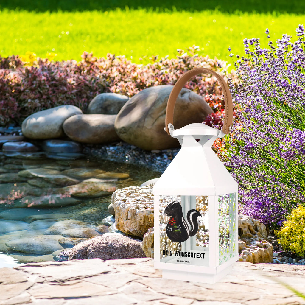 Personalisierte Deko Laterne Stinktier Blume Tischlaterne Mit Wunschname, Metalllaterne Mit Namen, XXL-Laterne Mit Wunschname, Vintage-Laterne Personalisiert, Gartenlaterne Personalisiert, Maritim-Laterne Mit Wunschname, Personalisierte Deko Laterne, Kleine Laterne Mit Namensdruck, Weiße Laterne Mit Wunschname, Klassische Laterne Mit Namensgravur, Moderne Laterne Mit Namen, Outdoor-Laterne Mit Wunschname, Stellbare Laterne Mit Namen, Windlichtlaterne Mit Namensgravur, Wetterfeste Laterne Mit Wunschname, Shabby-Chic-Laterne Mit Wunschname, Rustikale Laterne Mit Namensgravur, Hängelaterne Deko Mit Namen, Minimalistische Laterne Mit Namen, Innenraum-Laterne Mit Namen, Landhausstil-Laterne Mit Namen, Laterne Mit Griff Und Wunschname, Hängelaterne Mit Namensgravur, Orientalische Laterne Mit Namensdruck, Teelichthalter Laterne Mit Wunschname, Terrasse-Laterne Mit Wunschnamen, Dekolaterne Mit Wunschname, Laternenwindlicht Mit Namen, Laterne Mit Blumenmotiv Und Wunschname, Laternen-Set Personalisiert, Kerzenlaterne Mit Namensdruck, Deko Laterne Mit Namen, Laterne Mit Sternenmuster Und Namen, Beleuchtete Laterne Mit Namen, Lichterlaterne Mit Wunschname, Spiegelglas-Laterne Mit Namensdruck, Pastellfarbene Laterne Mit Namensdruck, Lichterkettenlaterne Mit Namen, Skandinavische Laterne Mit Namen, Laterne Deko Mit Namen, Glaslaterne Mit Wunschname, Motivlaterne Mit Namensgravur, Holzlaterne Mit Namensdruck, Romantische Laterne Mit Wunschname, LED-Laterne Mit Namensgravur, Stinktier, Skunk, Stinker, verträumt, Dreams, Wildtier, Tagträumer, Träume, Stinki, Raubtier