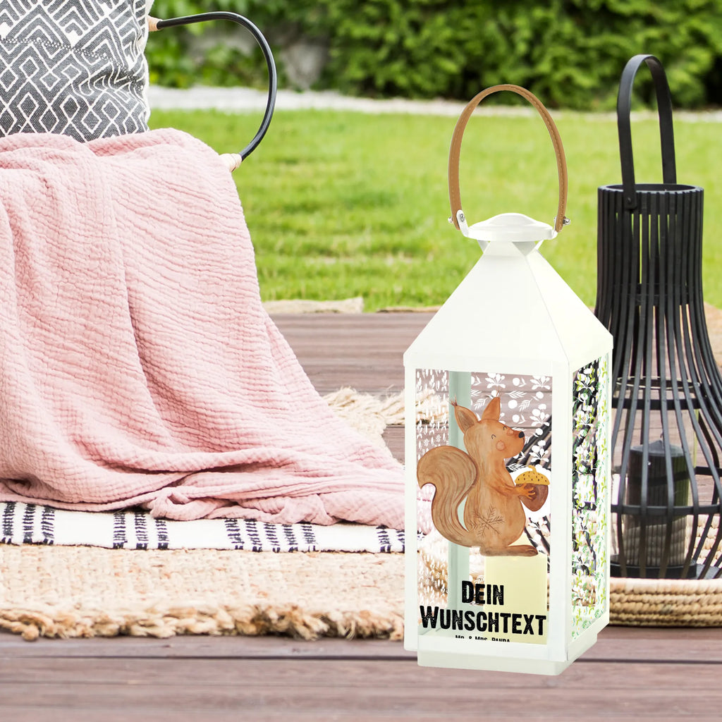 Personalisierte Deko Laterne Eichhörnchen Weihnachten Laterne Mit Blumenmotiv Und Wunschname, Kleine Laterne Mit Namensdruck, Terrasse-Laterne Mit Wunschnamen, Windlichtlaterne Mit Namensgravur, Glaslaterne Mit Wunschname, Weiße Laterne Mit Wunschname, Motivlaterne Mit Namensgravur, Moderne Laterne Mit Namen, Romantische Laterne Mit Wunschname, Landhausstil-Laterne Mit Namen, Outdoor-Laterne Mit Wunschname, Innenraum-Laterne Mit Namen, Maritim-Laterne Mit Wunschname, Spiegelglas-Laterne Mit Namensdruck, Wetterfeste Laterne Mit Wunschname, Laterne Mit Griff Und Wunschname, Teelichthalter Laterne Mit Wunschname, Hängelaterne Mit Namensgravur, Stellbare Laterne Mit Namen, Beleuchtete Laterne Mit Namen, Holzlaterne Mit Namensdruck, Kerzenlaterne Mit Namensdruck, Tischlaterne Mit Wunschname, Lichterlaterne Mit Wunschname, Lichterkettenlaterne Mit Namen, Metalllaterne Mit Namen, Laterne Deko Mit Namen, Dekolaterne Mit Wunschname, Orientalische Laterne Mit Namensdruck, Deko Laterne Mit Namen, Gartenlaterne Personalisiert, Vintage-Laterne Personalisiert, Laternenwindlicht Mit Namen, Minimalistische Laterne Mit Namen, Hängelaterne Deko Mit Namen, XXL-Laterne Mit Wunschname, Pastellfarbene Laterne Mit Namensdruck, LED-Laterne Mit Namensgravur, Personalisierte Deko Laterne, Klassische Laterne Mit Namensgravur, Laternen-Set Personalisiert, Skandinavische Laterne Mit Namen, Shabby-Chic-Laterne Mit Wunschname, Rustikale Laterne Mit Namensgravur, Laterne Mit Sternenmuster Und Namen, Winter, Weihnachten, Weihnachtsdeko, Nikolaus, Advent, Heiligabend, Wintermotiv, Frohes neues Jahr, Frohe Weihnachten, Guten Rutsch, Weihnachtsmotiv, Weihnachtsgruß, Neujahr, Vogel