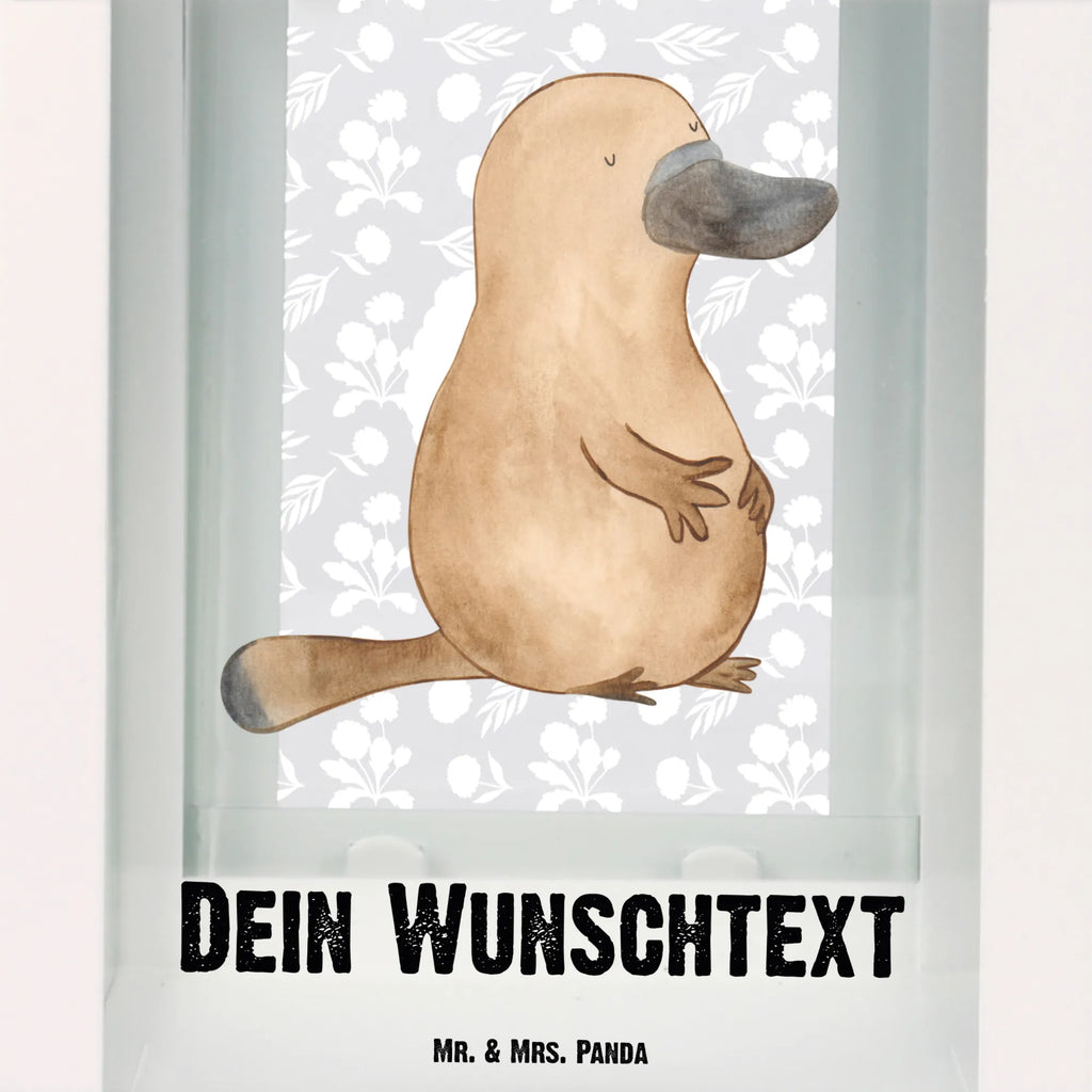 Personalisierte Deko Laterne Schnabeltier mutig Laterne Mit Griff Und Wunschname, Personalisierte Deko Laterne, Innenraum-Laterne Mit Namen, Glaslaterne Mit Wunschname, LED-Laterne Mit Namensgravur, Vintage-Laterne Personalisiert, Wetterfeste Laterne Mit Wunschname, Outdoor-Laterne Mit Wunschname, Beleuchtete Laterne Mit Namen, Gartenlaterne Personalisiert, Hängelaterne Deko Mit Namen, Laternen-Set Personalisiert, Teelichthalter Laterne Mit Wunschname, Metalllaterne Mit Namen, Kleine Laterne Mit Namensdruck, Laterne Mit Blumenmotiv Und Wunschname, Hängelaterne Mit Namensgravur, Metall Laterne, Moderne Laterne Mit Namen, Pastellfarbene Laterne Mit Namensdruck, Orientalische Laterne Mit Namensdruck, Laterne Mit Sternenmuster Und Namen, Motivlaterne Mit Namensgravur, XXL-Laterne Mit Wunschname, Romantische Laterne Mit Wunschname, Windlichtlaterne Mit Namensgravur, Landhausstil-Laterne Mit Namen, Lichterlaterne Mit Wunschname, Terrasse-Laterne Mit Wunschnamen, Leuchten, Spiegelglas-Laterne Mit Namensdruck, Laterne Deko Mit Namen, Shabby-Chic-Laterne Mit Wunschname, Klassische Laterne Mit Namensgravur, Hängeleuchte, Laternenwindlicht Mit Namen, Stellbare Laterne Mit Namen, Tischlaterne Mit Wunschname, Lichterkettenlaterne Mit Namen, Deko Laterne Mit Namen, Kerzenlaterne Mit Namensdruck, Windlicht, Skandinavische Laterne Mit Namen, Maritim-Laterne Mit Wunschname, Dekolaterne Mit Wunschname, Deko Laterne, Weiße Laterne Mit Wunschname, Rustikale Laterne Mit Namensgravur, Minimalistische Laterne Mit Namen, Holzlaterne Mit Namensdruck, Meer, Urlaub, Meerestiere, Schnabeltiere, Neuanfang, Mut, Arbeit, Motivation, Weltreise, Büro, Raodtrip, mutig, Schnabeltier, Training, Lebensweisheit, Neustart