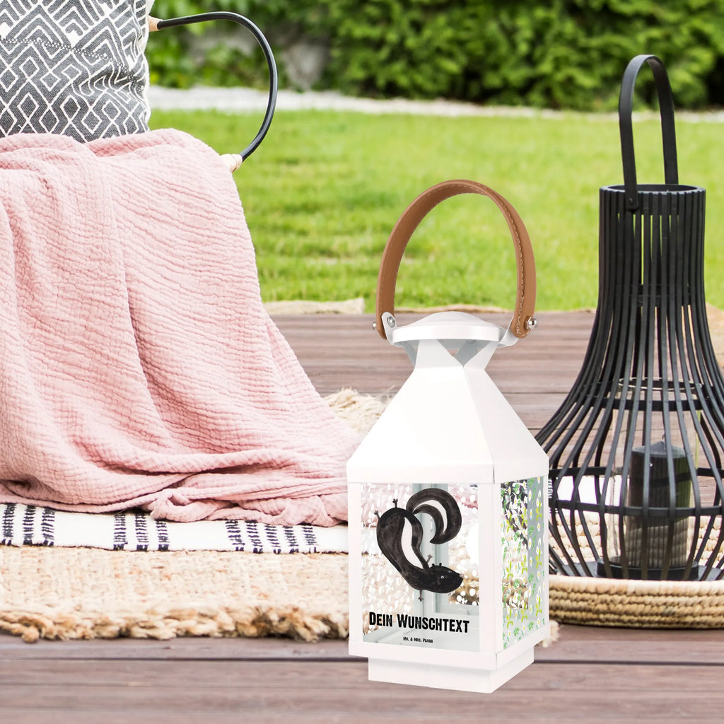 Personalisierte Deko Laterne Stinktier Handstand Innenraum-Laterne Mit Namen, XXL-Laterne Mit Wunschname, Laterne Mit Blumenmotiv Und Wunschname, Moderne Laterne Mit Namen, Hängelaterne Mit Namensgravur, Gartenlaterne Personalisiert, Spiegelglas-Laterne Mit Namensdruck, Orientalische Laterne Mit Namensdruck, Beleuchtete Laterne Mit Namen, Landhausstil-Laterne Mit Namen, Glaslaterne Mit Wunschname, Hängelaterne Deko Mit Namen, Stellbare Laterne Mit Namen, Laternenwindlicht Mit Namen, Skandinavische Laterne Mit Namen, Maritim-Laterne Mit Wunschname, Holzlaterne Mit Namensdruck, Rustikale Laterne Mit Namensgravur, LED-Laterne Mit Namensgravur, Romantische Laterne Mit Wunschname, Laterne Mit Sternenmuster Und Namen, Vintage-Laterne Personalisiert, Minimalistische Laterne Mit Namen, Deko Laterne Mit Namen, Shabby-Chic-Laterne Mit Wunschname, Motivlaterne Mit Namensgravur, Weiße Laterne Mit Wunschname, Laternen-Set Personalisiert, Personalisierte Deko Laterne, Metalllaterne Mit Namen, Wetterfeste Laterne Mit Wunschname, Terrasse-Laterne Mit Wunschnamen, Laterne Mit Griff Und Wunschname, Lichterkettenlaterne Mit Namen, Pastellfarbene Laterne Mit Namensdruck, Laterne Deko Mit Namen, Outdoor-Laterne Mit Wunschname, Teelichthalter Laterne Mit Wunschname, Lichterlaterne Mit Wunschname, Kerzenlaterne Mit Namensdruck, Dekolaterne Mit Wunschname, Tischlaterne Mit Wunschname, Klassische Laterne Mit Namensgravur, Windlichtlaterne Mit Namensgravur, Kleine Laterne Mit Namensdruck, Stinktier, Skunk, Raubtier, Stinker, verpielt, Kind, Wildtier, Stinki, Spielplatz