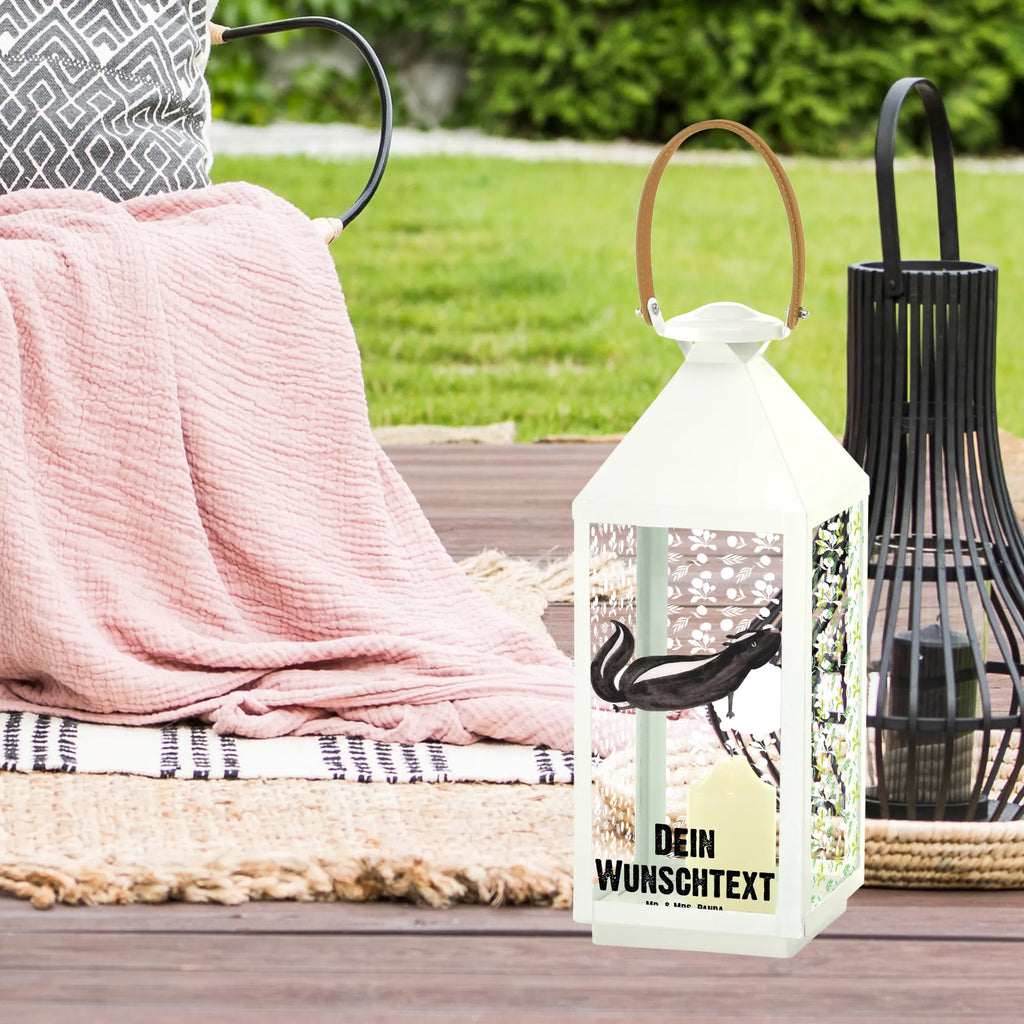 Personalisierte Deko Laterne Stinktier Yoga Landhausstil-Laterne Mit Namen, Personalisierte Deko Laterne, Laterne Mit Griff Und Wunschname, XXL-Laterne Mit Wunschname, Maritim-Laterne Mit Wunschname, Hängeleuchte, Metall Laterne, Glaslaterne Mit Wunschname, Deko Laterne Mit Namen, Skandinavische Laterne Mit Namen, Beleuchtete Laterne Mit Namen, Vintage-Laterne Personalisiert, Laternenwindlicht Mit Namen, Laterne Mit Sternenmuster Und Namen, Deko Laterne, Kleine Laterne Mit Namensdruck, Terrasse-Laterne Mit Wunschnamen, Klassische Laterne Mit Namensgravur, Shabby-Chic-Laterne Mit Wunschname, Lichterlaterne Mit Wunschname, Hängelaterne Deko Mit Namen, Tischlaterne Mit Wunschname, Holzlaterne Mit Namensdruck, Motivlaterne Mit Namensgravur, Outdoor-Laterne Mit Wunschname, Minimalistische Laterne Mit Namen, Laterne Deko Mit Namen, Wetterfeste Laterne Mit Wunschname, Gartenlaterne Personalisiert, Spiegelglas-Laterne Mit Namensdruck, Hängelaterne Mit Namensgravur, Pastellfarbene Laterne Mit Namensdruck, Metalllaterne Mit Namen, LED-Laterne Mit Namensgravur, Laterne Mit Blumenmotiv Und Wunschname, Rustikale Laterne Mit Namensgravur, Orientalische Laterne Mit Namensdruck, Moderne Laterne Mit Namen, Teelichthalter Laterne Mit Wunschname, Stellbare Laterne Mit Namen, Lichterkettenlaterne Mit Namen, Laternen-Set Personalisiert, Dekolaterne Mit Wunschname, Windlichtlaterne Mit Namensgravur, Weiße Laterne Mit Wunschname, Windlicht, Romantische Laterne Mit Wunschname, Innenraum-Laterne Mit Namen, Kerzenlaterne Mit Namensdruck, Leuchten, Stinktier, Skunk, Stinki, Stinker, Lebe, Liebe, Namaste, Yoga, Lache, Raubtier, Wildtier