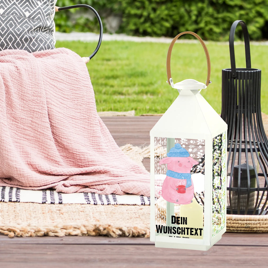 Personalisierte Deko Laterne Glühschwein Deko Laterne, Gartenlaterne Personalisiert, Wetterfeste Laterne Mit Wunschname, Kleine Laterne Mit Namensdruck, Terrasse-Laterne Mit Wunschnamen, Hängelaterne Mit Namensgravur, Windlichtlaterne Mit Namensgravur, Outdoor-Laterne Mit Wunschname, Stellbare Laterne Mit Namen, Spiegelglas-Laterne Mit Namensdruck, Maritim-Laterne Mit Wunschname, Lichterkettenlaterne Mit Namen, Rustikale Laterne Mit Namensgravur, Innenraum-Laterne Mit Namen, Lichterlaterne Mit Wunschname, LED-Laterne Mit Namensgravur, Orientalische Laterne Mit Namensdruck, Weiße Laterne Mit Wunschname, Holzlaterne Mit Namensdruck, Laterne Mit Griff Und Wunschname, Minimalistische Laterne Mit Namen, Metalllaterne Mit Namen, Laterne Mit Blumenmotiv Und Wunschname, Hängelaterne Deko Mit Namen, Romantische Laterne Mit Wunschname, Shabby-Chic-Laterne Mit Wunschname, Windlicht, Dekolaterne Mit Wunschname, Vintage-Laterne Personalisiert, Skandinavische Laterne Mit Namen, Personalisierte Deko Laterne, Laternenwindlicht Mit Namen, Hängeleuchte, Laterne Mit Sternenmuster Und Namen, Leuchten, Kerzenlaterne Mit Namensdruck, Beleuchtete Laterne Mit Namen, Glaslaterne Mit Wunschname, Motivlaterne Mit Namensgravur, Metall Laterne, Klassische Laterne Mit Namensgravur, Deko Laterne Mit Namen, Landhausstil-Laterne Mit Namen, Laternen-Set Personalisiert, Teelichthalter Laterne Mit Wunschname, XXL-Laterne Mit Wunschname, Pastellfarbene Laterne Mit Namensdruck, Laterne Deko Mit Namen, Tischlaterne Mit Wunschname, Moderne Laterne Mit Namen, Weihnachten, Winter, Weihnachtsdeko, Nikolaus, Advent, Heiligabend, Wintermotiv, Weihnachtsmarkt, Glühschwein, Punsch, Glühwein