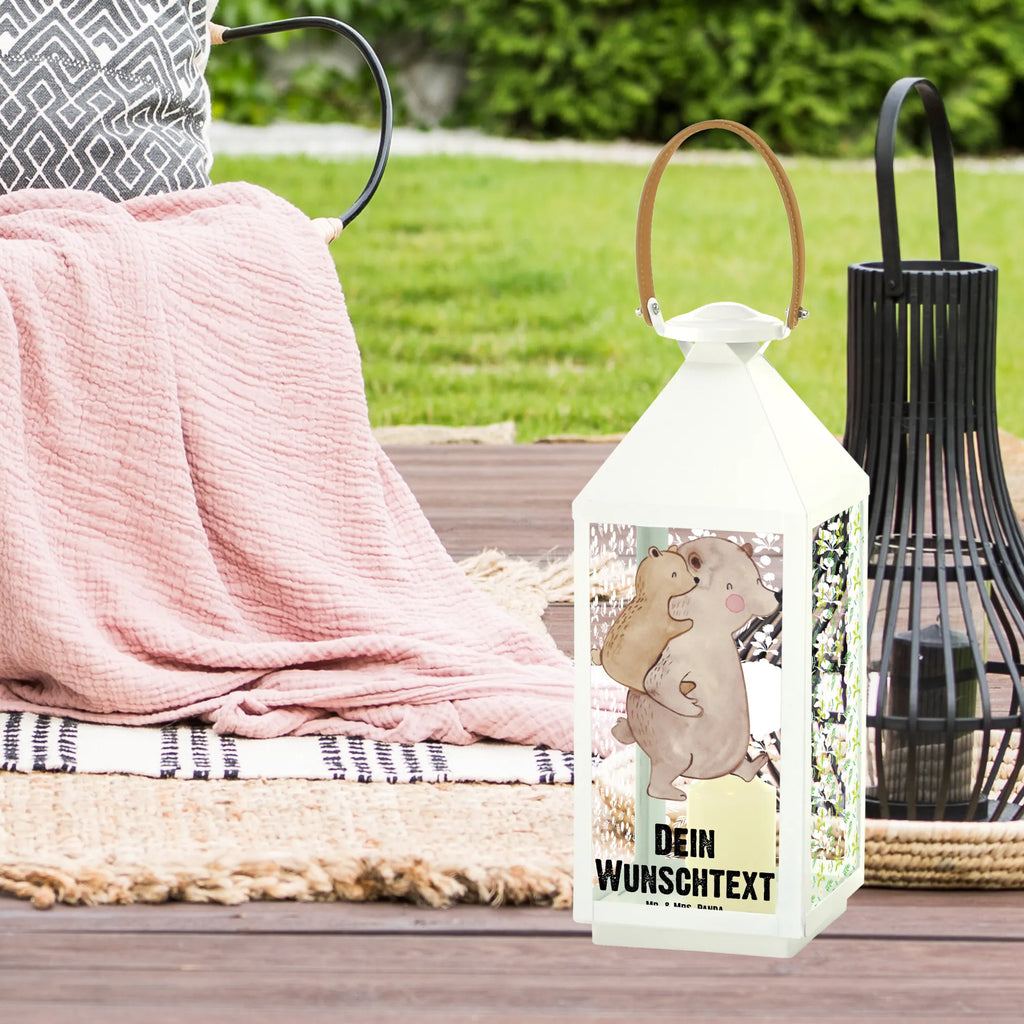 Personalisierte Deko Laterne Papa Bär Landhausstil-Laterne Mit Namen, Tischlaterne Mit Wunschname, Laternen-Set Personalisiert, Deko Laterne Mit Namen, Windlichtlaterne Mit Namensgravur, Pastellfarbene Laterne Mit Namensdruck, Laterne Mit Sternenmuster Und Namen, Skandinavische Laterne Mit Namen, Laternenwindlicht Mit Namen, Spiegelglas-Laterne Mit Namensdruck, Terrasse-Laterne Mit Wunschnamen, Laterne Deko Mit Namen, Hängelaterne Mit Namensgravur, Hängelaterne Deko Mit Namen, Outdoor-Laterne Mit Wunschname, Kleine Laterne Mit Namensdruck, Orientalische Laterne Mit Namensdruck, Stellbare Laterne Mit Namen, Romantische Laterne Mit Wunschname, Personalisierte Deko Laterne, Lichterkettenlaterne Mit Namen, Wetterfeste Laterne Mit Wunschname, Weiße Laterne Mit Wunschname, Lichterlaterne Mit Wunschname, Metalllaterne Mit Namen, Dekolaterne Mit Wunschname, Maritim-Laterne Mit Wunschname, Innenraum-Laterne Mit Namen, Minimalistische Laterne Mit Namen, XXL-Laterne Mit Wunschname, Rustikale Laterne Mit Namensgravur, Shabby-Chic-Laterne Mit Wunschname, Gartenlaterne Personalisiert, Motivlaterne Mit Namensgravur, Glaslaterne Mit Wunschname, Teelichthalter Laterne Mit Wunschname, LED-Laterne Mit Namensgravur, Moderne Laterne Mit Namen, Klassische Laterne Mit Namensgravur, Laterne Mit Blumenmotiv Und Wunschname, Beleuchtete Laterne Mit Namen, Holzlaterne Mit Namensdruck, Laterne Mit Griff Und Wunschname, Vintage-Laterne Personalisiert, Kerzenlaterne Mit Namensdruck, Familie, Vatertag, Muttertag, Bruder, Schwester, Mama, Papa, Oma, Opa, Geschenk, Geburtstag, Vati, Onkel, Papi, Vater