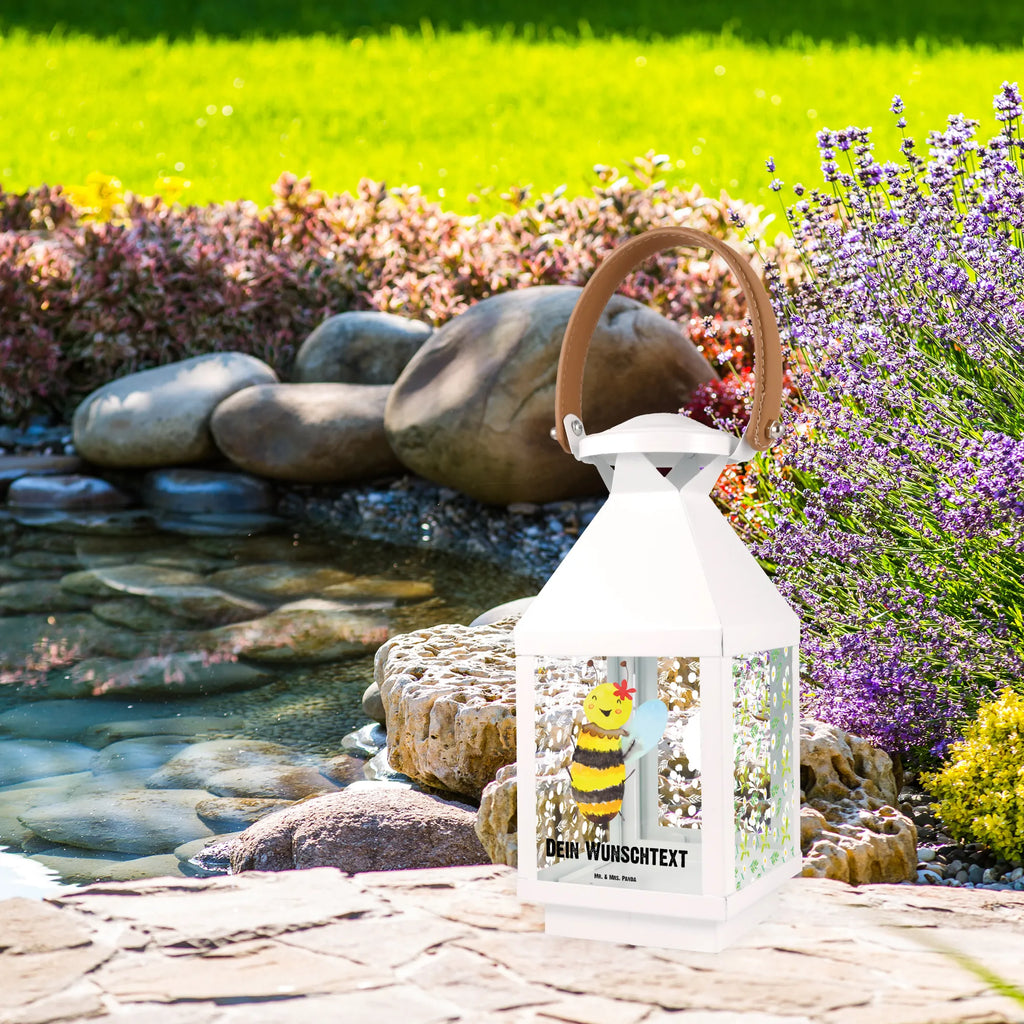 Personalisierte Deko Laterne Biene Happy Hängelaterne Deko Mit Namen, Rustikale Laterne Mit Namensgravur, Holzlaterne Mit Namensdruck, Innenraum-Laterne Mit Namen, Vintage-Laterne Personalisiert, XXL-Laterne Mit Wunschname, Lichterkettenlaterne Mit Namen, Kleine Laterne Mit Namensdruck, Deko Laterne Mit Namen, Romantische Laterne Mit Wunschname, Laterne Mit Griff Und Wunschname, Kerzenlaterne Mit Namensdruck, Laternen-Set Personalisiert, Weiße Laterne Mit Wunschname, Motivlaterne Mit Namensgravur, Shabby-Chic-Laterne Mit Wunschname, Landhausstil-Laterne Mit Namen, Laternenwindlicht Mit Namen, Skandinavische Laterne Mit Namen, Maritim-Laterne Mit Wunschname, Hängelaterne Mit Namensgravur, Laterne Mit Blumenmotiv Und Wunschname, Outdoor-Laterne Mit Wunschname, Spiegelglas-Laterne Mit Namensdruck, Moderne Laterne Mit Namen, LED-Laterne Mit Namensgravur, Beleuchtete Laterne Mit Namen, Orientalische Laterne Mit Namensdruck, Metalllaterne Mit Namen, Gartenlaterne Personalisiert, Personalisierte Deko Laterne, Terrasse-Laterne Mit Wunschnamen, Teelichthalter Laterne Mit Wunschname, Stellbare Laterne Mit Namen, Lichterlaterne Mit Wunschname, Klassische Laterne Mit Namensgravur, Glaslaterne Mit Wunschname, Dekolaterne Mit Wunschname, Pastellfarbene Laterne Mit Namensdruck, Minimalistische Laterne Mit Namen, Wetterfeste Laterne Mit Wunschname, Tischlaterne Mit Wunschname, Laterne Deko Mit Namen, Windlichtlaterne Mit Namensgravur, Laterne Mit Sternenmuster Und Namen, Biene, Wespe, Hummel