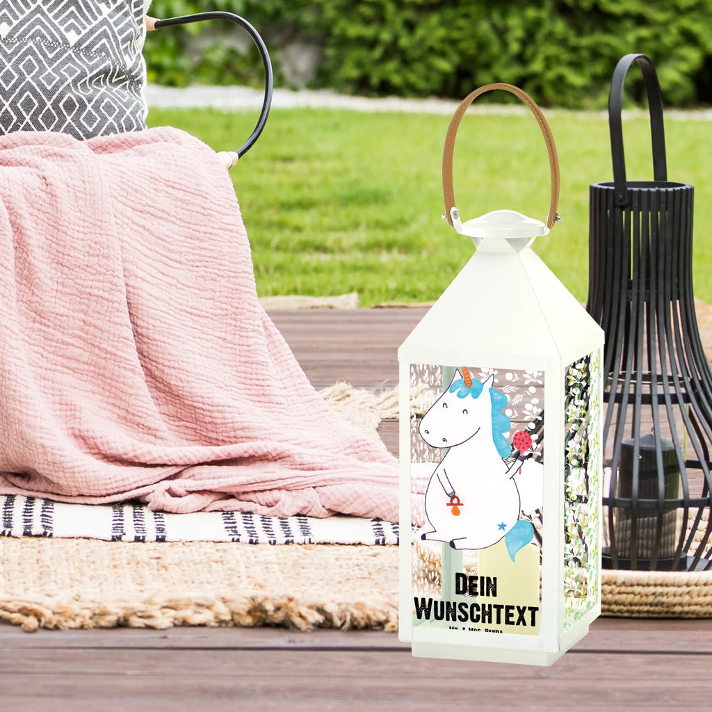Personalisierte Deko Laterne Einhorn Baby LED-Laterne Mit Namensgravur, XXL-Laterne Mit Wunschname, Wetterfeste Laterne Mit Wunschname, Hängelaterne Deko Mit Namen, Orientalische Laterne Mit Namensdruck, Skandinavische Laterne Mit Namen, Minimalistische Laterne Mit Namen, Deko Laterne Mit Namen, Pastellfarbene Laterne Mit Namensdruck, Personalisierte Deko Laterne, Vintage-Laterne Personalisiert, Holzlaterne Mit Namensdruck, Gartenlaterne Personalisiert, Spiegelglas-Laterne Mit Namensdruck, Laternen-Set Personalisiert, Landhausstil-Laterne Mit Namen, Stellbare Laterne Mit Namen, Hängelaterne Mit Namensgravur, Dekolaterne Mit Wunschname, Laterne Mit Sternenmuster Und Namen, Laterne Deko Mit Namen, Kerzenlaterne Mit Namensdruck, Laterne Mit Blumenmotiv Und Wunschname, Windlichtlaterne Mit Namensgravur, Moderne Laterne Mit Namen, Innenraum-Laterne Mit Namen, Metalllaterne Mit Namen, Laterne Mit Griff Und Wunschname, Beleuchtete Laterne Mit Namen, Weiße Laterne Mit Wunschname, Teelichthalter Laterne Mit Wunschname, Lichterlaterne Mit Wunschname, Romantische Laterne Mit Wunschname, Outdoor-Laterne Mit Wunschname, Laternenwindlicht Mit Namen, Terrasse-Laterne Mit Wunschnamen, Tischlaterne Mit Wunschname, Motivlaterne Mit Namensgravur, Glaslaterne Mit Wunschname, Lichterkettenlaterne Mit Namen, Klassische Laterne Mit Namensgravur, Rustikale Laterne Mit Namensgravur, Maritim-Laterne Mit Wunschname, Shabby-Chic-Laterne Mit Wunschname, Kleine Laterne Mit Namensdruck, Einhorn, Einhörner, Einhorn Deko, Unicorn, Eltern, Schnuller, Babyglück, Mutter, Geburt, Baby, Party, Geburtstag, Kind, erstes Kind, Nachwuchs