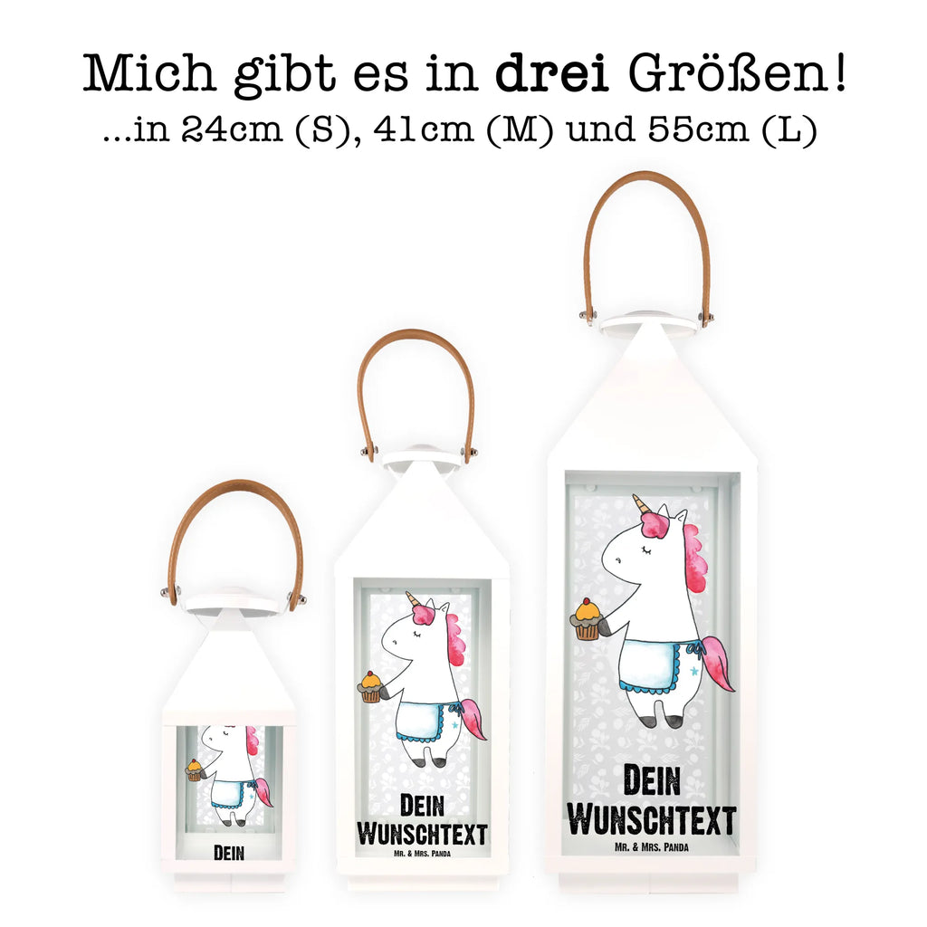Personalisierte Deko Laterne Einhorn Muffin Beleuchtete Laterne Mit Namen, Lichterlaterne Mit Wunschname, Spiegelglas-Laterne Mit Namensdruck, Glaslaterne Mit Wunschname, Lichterkettenlaterne Mit Namen, Kleine Laterne Mit Namensdruck, Gartenlaterne Personalisiert, Tischlaterne Mit Wunschname, XXL-Laterne Mit Wunschname, Dekolaterne Mit Wunschname, Wetterfeste Laterne Mit Wunschname, Shabby-Chic-Laterne Mit Wunschname, Laterne Mit Sternenmuster Und Namen, Klassische Laterne Mit Namensgravur, Laterne Mit Griff Und Wunschname, Laternen-Set Personalisiert, Stellbare Laterne Mit Namen, Weiße Laterne Mit Wunschname, Personalisierte Deko Laterne, Moderne Laterne Mit Namen, Hängelaterne Mit Namensgravur, Skandinavische Laterne Mit Namen, Terrasse-Laterne Mit Wunschnamen, Pastellfarbene Laterne Mit Namensdruck, LED-Laterne Mit Namensgravur, Windlichtlaterne Mit Namensgravur, Orientalische Laterne Mit Namensdruck, Landhausstil-Laterne Mit Namen, Outdoor-Laterne Mit Wunschname, Motivlaterne Mit Namensgravur, Kerzenlaterne Mit Namensdruck, Rustikale Laterne Mit Namensgravur, Laterne Mit Blumenmotiv Und Wunschname, Deko Laterne Mit Namen, Romantische Laterne Mit Wunschname, Laterne Deko Mit Namen, Maritim-Laterne Mit Wunschname, Laternenwindlicht Mit Namen, Hängelaterne Deko Mit Namen, Teelichthalter Laterne Mit Wunschname, Minimalistische Laterne Mit Namen, Holzlaterne Mit Namensdruck, Innenraum-Laterne Mit Namen, Vintage-Laterne Personalisiert, Metalllaterne Mit Namen, Einhorn, Einhörner, Einhorn Deko, Unicorn, Liebesgrüße, Glückwünsche, Grüße, Geburtstagsgrüße, Kekse, Backen, Geburtstag, Muffin
