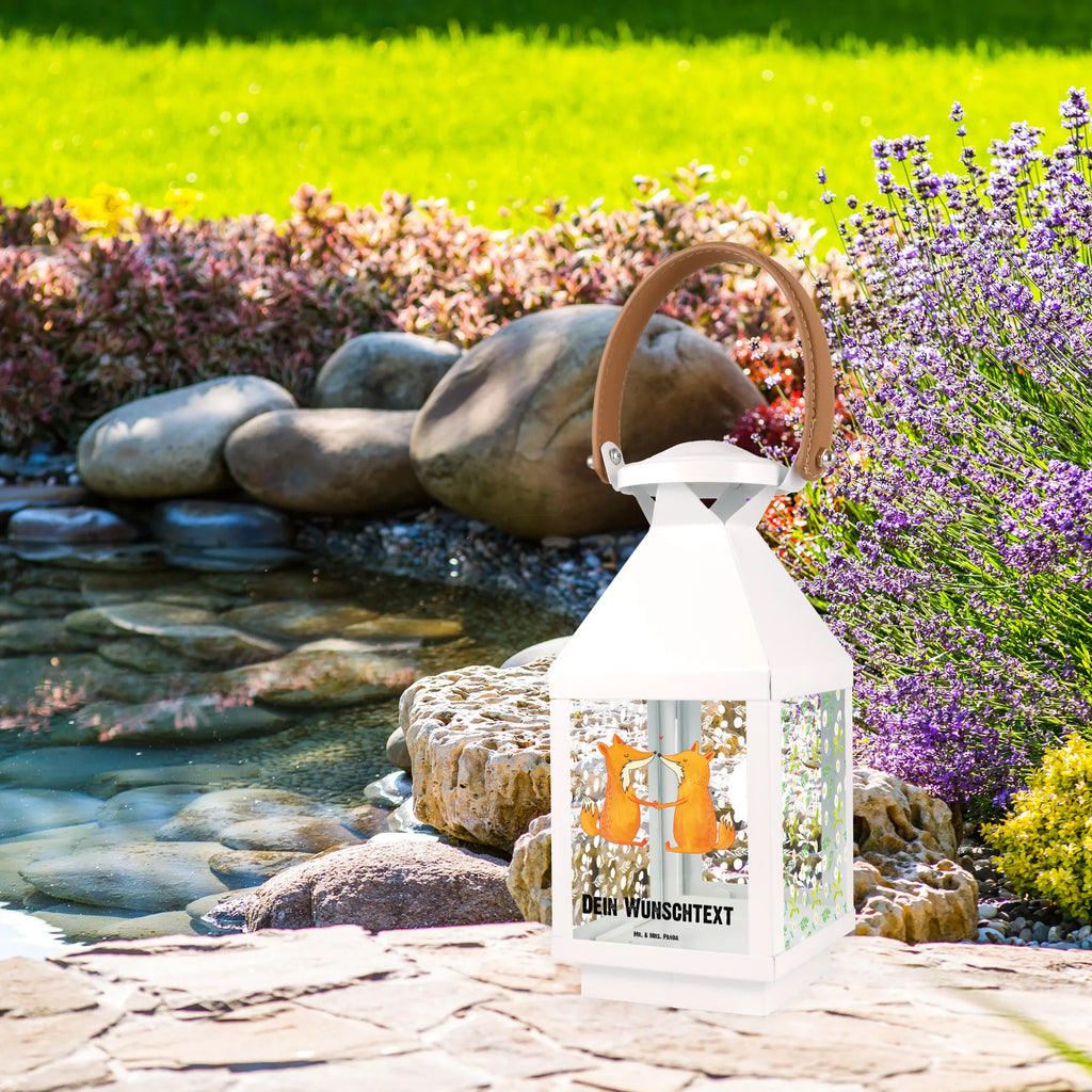 Personalisierte Deko Laterne Füchse Liebe Weiße Laterne Mit Wunschname, Maritim-Laterne Mit Wunschname, Glaslaterne Mit Wunschname, Laternenwindlicht Mit Namen, Hängelaterne Deko Mit Namen, Landhausstil-Laterne Mit Namen, Hängelaterne Mit Namensgravur, Pastellfarbene Laterne Mit Namensdruck, Deko Laterne Mit Namen, Gartenlaterne Personalisiert, Personalisierte Deko Laterne, Outdoor-Laterne Mit Wunschname, Windlichtlaterne Mit Namensgravur, Orientalische Laterne Mit Namensdruck, Laternen-Set Personalisiert, Vintage-Laterne Personalisiert, Lichterlaterne Mit Wunschname, Dekolaterne Mit Wunschname, Laterne Mit Sternenmuster Und Namen, Kerzenlaterne Mit Namensdruck, Kleine Laterne Mit Namensdruck, Klassische Laterne Mit Namensgravur, Holzlaterne Mit Namensdruck, Tischlaterne Mit Wunschname, Innenraum-Laterne Mit Namen, Minimalistische Laterne Mit Namen, Laterne Mit Blumenmotiv Und Wunschname, Laterne Mit Griff Und Wunschname, Metalllaterne Mit Namen, Terrasse-Laterne Mit Wunschnamen, Teelichthalter Laterne Mit Wunschname, Motivlaterne Mit Namensgravur, Stellbare Laterne Mit Namen, Romantische Laterne Mit Wunschname, Rustikale Laterne Mit Namensgravur, Laterne Deko Mit Namen, XXL-Laterne Mit Wunschname, Wetterfeste Laterne Mit Wunschname, Moderne Laterne Mit Namen, Lichterkettenlaterne Mit Namen, Shabby-Chic-Laterne Mit Wunschname, Skandinavische Laterne Mit Namen, LED-Laterne Mit Namensgravur, Beleuchtete Laterne Mit Namen, Spiegelglas-Laterne Mit Namensdruck, Fuchs, Ehe, Füchse, Liebe, Fox, Freund, Verlobte, Ehemann, Freundin, Paar, Partner, Liebespaar, Liebesbeweis, Ehefrau