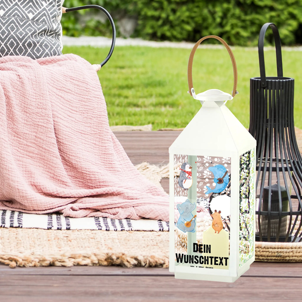 Personalisierte Deko Laterne Big Band Beleuchtete Laterne Mit Namen, Minimalistische Laterne Mit Namen, Outdoor-Laterne Mit Wunschname, Rustikale Laterne Mit Namensgravur, Personalisierte Deko Laterne, Laterne Mit Blumenmotiv Und Wunschname, Romantische Laterne Mit Wunschname, Hängelaterne Deko Mit Namen, Laterne Deko Mit Namen, Leuchten, Metall Laterne, Laternen-Set Personalisiert, Klassische Laterne Mit Namensgravur, Terrasse-Laterne Mit Wunschnamen, Deko Laterne Mit Namen, Gartenlaterne Personalisiert, Weiße Laterne Mit Wunschname, Tischlaterne Mit Wunschname, XXL-Laterne Mit Wunschname, Deko Laterne, Lichterkettenlaterne Mit Namen, Kerzenlaterne Mit Namensdruck, Metalllaterne Mit Namen, Orientalische Laterne Mit Namensdruck, Hängeleuchte, Laterne Mit Sternenmuster Und Namen, Moderne Laterne Mit Namen, Stellbare Laterne Mit Namen, LED-Laterne Mit Namensgravur, Windlicht, Wetterfeste Laterne Mit Wunschname, Spiegelglas-Laterne Mit Namensdruck, Motivlaterne Mit Namensgravur, Windlichtlaterne Mit Namensgravur, Vintage-Laterne Personalisiert, Pastellfarbene Laterne Mit Namensdruck, Shabby-Chic-Laterne Mit Wunschname, Hängelaterne Mit Namensgravur, Maritim-Laterne Mit Wunschname, Holzlaterne Mit Namensdruck, Glaslaterne Mit Wunschname, Teelichthalter Laterne Mit Wunschname, Landhausstil-Laterne Mit Namen, Laterne Mit Griff Und Wunschname, Dekolaterne Mit Wunschname, Kleine Laterne Mit Namensdruck, Laternenwindlicht Mit Namen, Lichterlaterne Mit Wunschname, Skandinavische Laterne Mit Namen, Innenraum-Laterne Mit Namen, Lustige Sprüche, Tiere, Tiermotive, Gute Laune, Delfin, Pinguin, Gitarre, Musikanten, Elefant, Band, Triangel, Maus, Hund, Musik