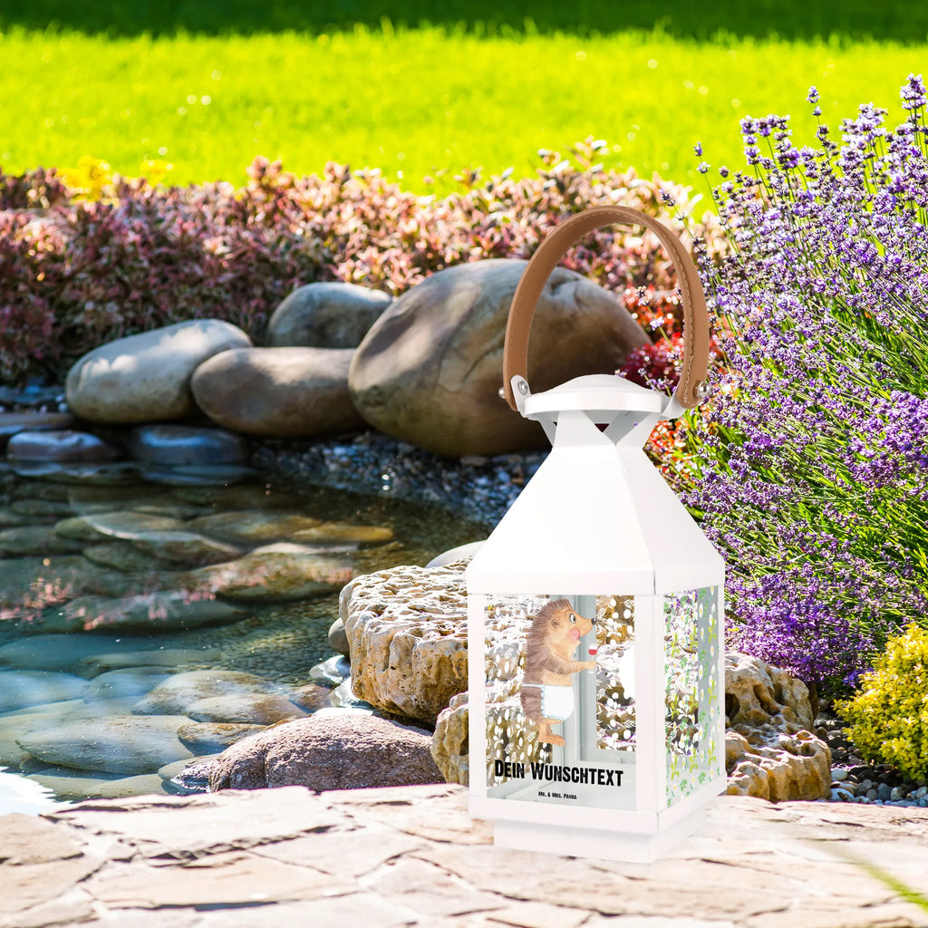 Personalisierte Deko Laterne Igel mit Wein Spiegelglas-Laterne Mit Namensdruck, Maritim-Laterne Mit Wunschname, Glaslaterne Mit Wunschname, Weiße Laterne Mit Wunschname, Holzlaterne Mit Namensdruck, Skandinavische Laterne Mit Namen, Hängelaterne Mit Namensgravur, Laternen-Set Personalisiert, Windlicht, Gartenlaterne Personalisiert, Teelichthalter Laterne Mit Wunschname, Minimalistische Laterne Mit Namen, Landhausstil-Laterne Mit Namen, LED-Laterne Mit Namensgravur, Deko Laterne, Rustikale Laterne Mit Namensgravur, Pastellfarbene Laterne Mit Namensdruck, Hängelaterne Deko Mit Namen, Laterne Deko Mit Namen, Motivlaterne Mit Namensgravur, Lichterkettenlaterne Mit Namen, Lichterlaterne Mit Wunschname, Leuchten, Deko Laterne Mit Namen, Metalllaterne Mit Namen, Orientalische Laterne Mit Namensdruck, Outdoor-Laterne Mit Wunschname, Laterne Mit Griff Und Wunschname, Beleuchtete Laterne Mit Namen, Laterne Mit Blumenmotiv Und Wunschname, Tischlaterne Mit Wunschname, Windlichtlaterne Mit Namensgravur, XXL-Laterne Mit Wunschname, Terrasse-Laterne Mit Wunschnamen, Innenraum-Laterne Mit Namen, Wetterfeste Laterne Mit Wunschname, Kleine Laterne Mit Namensdruck, Kerzenlaterne Mit Namensdruck, Dekolaterne Mit Wunschname, Stellbare Laterne Mit Namen, Laternenwindlicht Mit Namen, Laterne Mit Sternenmuster Und Namen, Moderne Laterne Mit Namen, Klassische Laterne Mit Namensgravur, Romantische Laterne Mit Wunschname, Hängeleuchte, Shabby-Chic-Laterne Mit Wunschname, Metall Laterne, Personalisierte Deko Laterne, Vintage-Laterne Personalisiert, Lustige Sprüche, Tiere, Tiermotive, Gute Laune, Wein trinken, Geschenk Weintrinker, Rotwein, Wein Spruch, Igel, Wein Deko, Geschenk Weinliebhaber, Weinglas, Weißwein