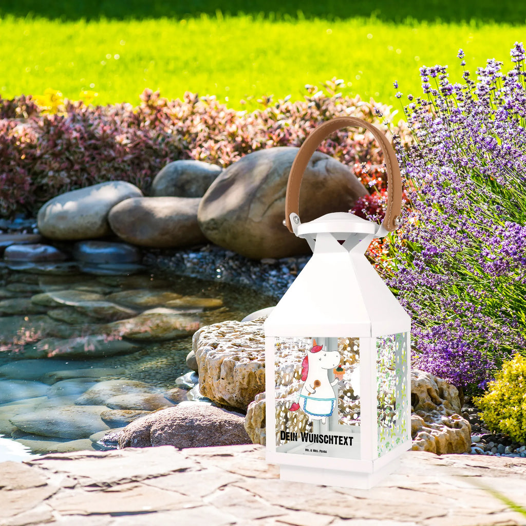 Personalisierte Deko Laterne Einhorn Küchenfee Glaslaterne Mit Wunschname, Laterne Mit Sternenmuster Und Namen, Landhausstil-Laterne Mit Namen, Romantische Laterne Mit Wunschname, LED-Laterne Mit Namensgravur, Rustikale Laterne Mit Namensgravur, Spiegelglas-Laterne Mit Namensdruck, Laterne Mit Blumenmotiv Und Wunschname, Maritim-Laterne Mit Wunschname, Laternenwindlicht Mit Namen, XXL-Laterne Mit Wunschname, Shabby-Chic-Laterne Mit Wunschname, Deko Laterne, Innenraum-Laterne Mit Namen, Motivlaterne Mit Namensgravur, Laterne Deko Mit Namen, Vintage-Laterne Personalisiert, Gartenlaterne Personalisiert, Personalisierte Deko Laterne, Moderne Laterne Mit Namen, Lichterlaterne Mit Wunschname, Metalllaterne Mit Namen, Leuchten, Windlichtlaterne Mit Namensgravur, Kleine Laterne Mit Namensdruck, Windlicht, Kerzenlaterne Mit Namensdruck, Deko Laterne Mit Namen, Pastellfarbene Laterne Mit Namensdruck, Outdoor-Laterne Mit Wunschname, Teelichthalter Laterne Mit Wunschname, Weiße Laterne Mit Wunschname, Dekolaterne Mit Wunschname, Terrasse-Laterne Mit Wunschnamen, Metall Laterne, Skandinavische Laterne Mit Namen, Hängelaterne Mit Namensgravur, Klassische Laterne Mit Namensgravur, Orientalische Laterne Mit Namensdruck, Beleuchtete Laterne Mit Namen, Minimalistische Laterne Mit Namen, Hängeleuchte, Wetterfeste Laterne Mit Wunschname, Laternen-Set Personalisiert, Tischlaterne Mit Wunschname, Hängelaterne Deko Mit Namen, Lichterkettenlaterne Mit Namen, Laterne Mit Griff Und Wunschname, Stellbare Laterne Mit Namen, Holzlaterne Mit Namensdruck, Unicorn, Einhorn, Einhörner, Einhorn Deko, Torte, Träumen, Bäckerin, Hobbykoch, Kuchen, Backen, Koch, Muffin, Motivation, Träumer