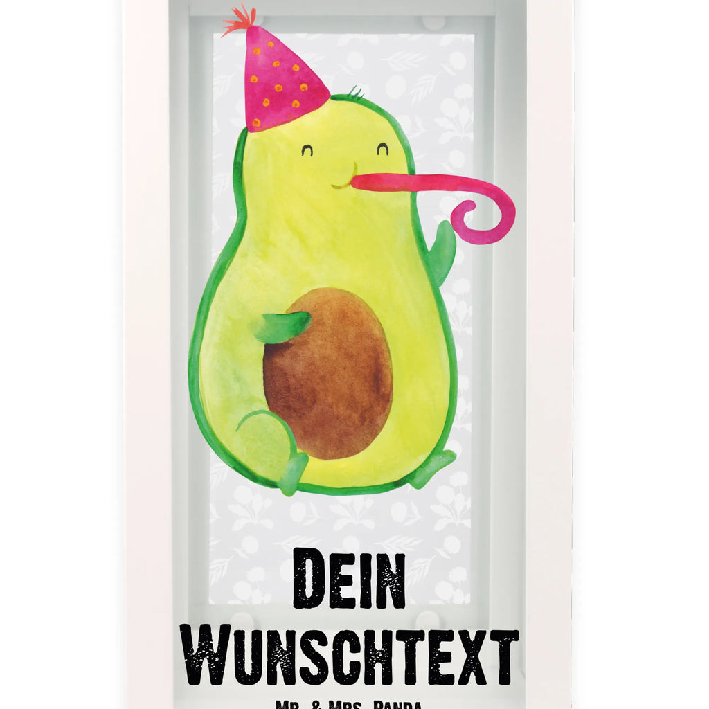 Personalisierte Deko Laterne Avocado Partyhupe Wetterfeste Laterne Mit Wunschname, Kleine Laterne Mit Namensdruck, Maritim-Laterne Mit Wunschname, Laterne Mit Blumenmotiv Und Wunschname, Dekolaterne Mit Wunschname, Motivlaterne Mit Namensgravur, XXL-Laterne Mit Wunschname, Laternen-Set Personalisiert, Hängeleuchte, Shabby-Chic-Laterne Mit Wunschname, Orientalische Laterne Mit Namensdruck, Minimalistische Laterne Mit Namen, Tischlaterne Mit Wunschname, Leuchten, Outdoor-Laterne Mit Wunschname, Beleuchtete Laterne Mit Namen, Lichterlaterne Mit Wunschname, Moderne Laterne Mit Namen, Laterne Mit Griff Und Wunschname, Deko Laterne, Rustikale Laterne Mit Namensgravur, Klassische Laterne Mit Namensgravur, Glaslaterne Mit Wunschname, Hängelaterne Mit Namensgravur, Spiegelglas-Laterne Mit Namensdruck, LED-Laterne Mit Namensgravur, Laterne Deko Mit Namen, Weiße Laterne Mit Wunschname, Windlicht, Holzlaterne Mit Namensdruck, Romantische Laterne Mit Wunschname, Lichterkettenlaterne Mit Namen, Landhausstil-Laterne Mit Namen, Pastellfarbene Laterne Mit Namensdruck, Teelichthalter Laterne Mit Wunschname, Laternenwindlicht Mit Namen, Skandinavische Laterne Mit Namen, Vintage-Laterne Personalisiert, Terrasse-Laterne Mit Wunschnamen, Innenraum-Laterne Mit Namen, Hängelaterne Deko Mit Namen, Personalisierte Deko Laterne, Deko Laterne Mit Namen, Metall Laterne, Stellbare Laterne Mit Namen, Laterne Mit Sternenmuster Und Namen, Kerzenlaterne Mit Namensdruck, Metalllaterne Mit Namen, Gartenlaterne Personalisiert, Windlichtlaterne Mit Namensgravur, Avocado, Veggie, Vegan, Gesund, Party, Fete, Geburtstag, Feier, Gute Laune, Feierlichkeit, Tröte