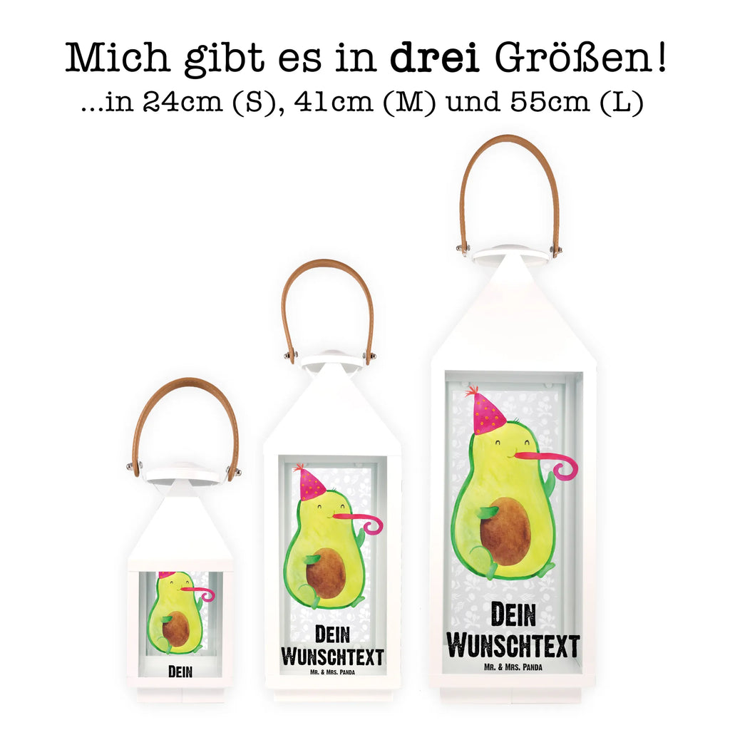 Personalisierte Deko Laterne Avocado Partyhupe Wetterfeste Laterne Mit Wunschname, Kleine Laterne Mit Namensdruck, Maritim-Laterne Mit Wunschname, Laterne Mit Blumenmotiv Und Wunschname, Dekolaterne Mit Wunschname, Motivlaterne Mit Namensgravur, XXL-Laterne Mit Wunschname, Laternen-Set Personalisiert, Hängeleuchte, Shabby-Chic-Laterne Mit Wunschname, Orientalische Laterne Mit Namensdruck, Minimalistische Laterne Mit Namen, Tischlaterne Mit Wunschname, Leuchten, Outdoor-Laterne Mit Wunschname, Beleuchtete Laterne Mit Namen, Lichterlaterne Mit Wunschname, Moderne Laterne Mit Namen, Laterne Mit Griff Und Wunschname, Deko Laterne, Rustikale Laterne Mit Namensgravur, Klassische Laterne Mit Namensgravur, Glaslaterne Mit Wunschname, Hängelaterne Mit Namensgravur, Spiegelglas-Laterne Mit Namensdruck, LED-Laterne Mit Namensgravur, Laterne Deko Mit Namen, Weiße Laterne Mit Wunschname, Windlicht, Holzlaterne Mit Namensdruck, Romantische Laterne Mit Wunschname, Lichterkettenlaterne Mit Namen, Landhausstil-Laterne Mit Namen, Pastellfarbene Laterne Mit Namensdruck, Teelichthalter Laterne Mit Wunschname, Laternenwindlicht Mit Namen, Skandinavische Laterne Mit Namen, Vintage-Laterne Personalisiert, Terrasse-Laterne Mit Wunschnamen, Innenraum-Laterne Mit Namen, Hängelaterne Deko Mit Namen, Personalisierte Deko Laterne, Deko Laterne Mit Namen, Metall Laterne, Stellbare Laterne Mit Namen, Laterne Mit Sternenmuster Und Namen, Kerzenlaterne Mit Namensdruck, Metalllaterne Mit Namen, Gartenlaterne Personalisiert, Windlichtlaterne Mit Namensgravur, Avocado, Veggie, Vegan, Gesund, Party, Fete, Geburtstag, Feier, Gute Laune, Feierlichkeit, Tröte
