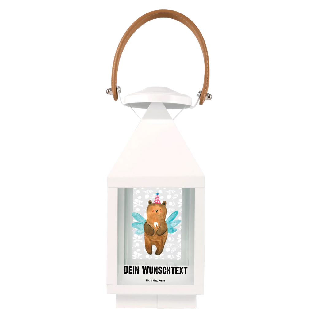 Personalisierte Deko Laterne Zahnfee Bär Moderne Laterne Mit Namen, Romantische Laterne Mit Wunschname, Shabby-Chic-Laterne Mit Wunschname, Teelichthalter Laterne Mit Wunschname, Innenraum-Laterne Mit Namen, Klassische Laterne Mit Namensgravur, Laterne Mit Blumenmotiv Und Wunschname, Hängelaterne Deko Mit Namen, Landhausstil-Laterne Mit Namen, Orientalische Laterne Mit Namensdruck, LED-Laterne Mit Namensgravur, Tischlaterne Mit Wunschname, Gartenlaterne Personalisiert, Hängeleuchte, Windlicht, Lichterlaterne Mit Wunschname, Pastellfarbene Laterne Mit Namensdruck, Weiße Laterne Mit Wunschname, Minimalistische Laterne Mit Namen, Hängelaterne Mit Namensgravur, Motivlaterne Mit Namensgravur, Glaslaterne Mit Wunschname, Outdoor-Laterne Mit Wunschname, Rustikale Laterne Mit Namensgravur, Stellbare Laterne Mit Namen, Laternenwindlicht Mit Namen, Lichterkettenlaterne Mit Namen, Kerzenlaterne Mit Namensdruck, Dekolaterne Mit Wunschname, Beleuchtete Laterne Mit Namen, Maritim-Laterne Mit Wunschname, Kleine Laterne Mit Namensdruck, Holzlaterne Mit Namensdruck, XXL-Laterne Mit Wunschname, Leuchten, Metall Laterne, Metalllaterne Mit Namen, Skandinavische Laterne Mit Namen, Deko Laterne Mit Namen, Vintage-Laterne Personalisiert, Wetterfeste Laterne Mit Wunschname, Laterne Deko Mit Namen, Personalisierte Deko Laterne, Deko Laterne, Laternen-Set Personalisiert, Terrasse-Laterne Mit Wunschnamen, Laterne Mit Sternenmuster Und Namen, Windlichtlaterne Mit Namensgravur, Spiegelglas-Laterne Mit Namensdruck, Laterne Mit Griff Und Wunschname, Teddy, Bär, Teddybär, Erster Zahn, Milchzahn, Zahnfee, Fee