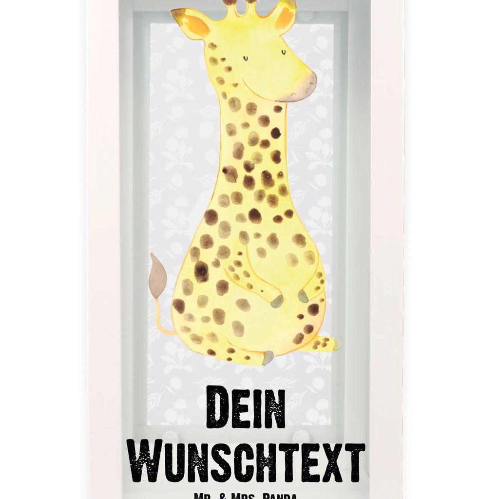 Personalisierte Deko Laterne Giraffe Zufrieden Dekolaterne Mit Wunschname, Landhausstil-Laterne Mit Namen, Beleuchtete Laterne Mit Namen, Personalisierte Deko Laterne, Orientalische Laterne Mit Namensdruck, Laterne Mit Blumenmotiv Und Wunschname, Laterne Mit Sternenmuster Und Namen, LED-Laterne Mit Namensgravur, Stellbare Laterne Mit Namen, Lichterkettenlaterne Mit Namen, Moderne Laterne Mit Namen, Laterne Deko Mit Namen, Deko Laterne Mit Namen, Outdoor-Laterne Mit Wunschname, Windlichtlaterne Mit Namensgravur, Glaslaterne Mit Wunschname, Minimalistische Laterne Mit Namen, Teelichthalter Laterne Mit Wunschname, Laternen-Set Personalisiert, Lichterlaterne Mit Wunschname, Innenraum-Laterne Mit Namen, Weiße Laterne Mit Wunschname, Rustikale Laterne Mit Namensgravur, Shabby-Chic-Laterne Mit Wunschname, Kleine Laterne Mit Namensdruck, Romantische Laterne Mit Wunschname, Klassische Laterne Mit Namensgravur, Laterne Mit Griff Und Wunschname, Skandinavische Laterne Mit Namen, Holzlaterne Mit Namensdruck, Vintage-Laterne Personalisiert, Metalllaterne Mit Namen, Pastellfarbene Laterne Mit Namensdruck, Motivlaterne Mit Namensgravur, Hängelaterne Mit Namensgravur, XXL-Laterne Mit Wunschname, Gartenlaterne Personalisiert, Wetterfeste Laterne Mit Wunschname, Terrasse-Laterne Mit Wunschnamen, Maritim-Laterne Mit Wunschname, Tischlaterne Mit Wunschname, Hängelaterne Deko Mit Namen, Laternenwindlicht Mit Namen, Spiegelglas-Laterne Mit Namensdruck, Kerzenlaterne Mit Namensdruck, Afrika, Wildtiere, Zufrieden, Abenteuer, Glück, Giraffe
